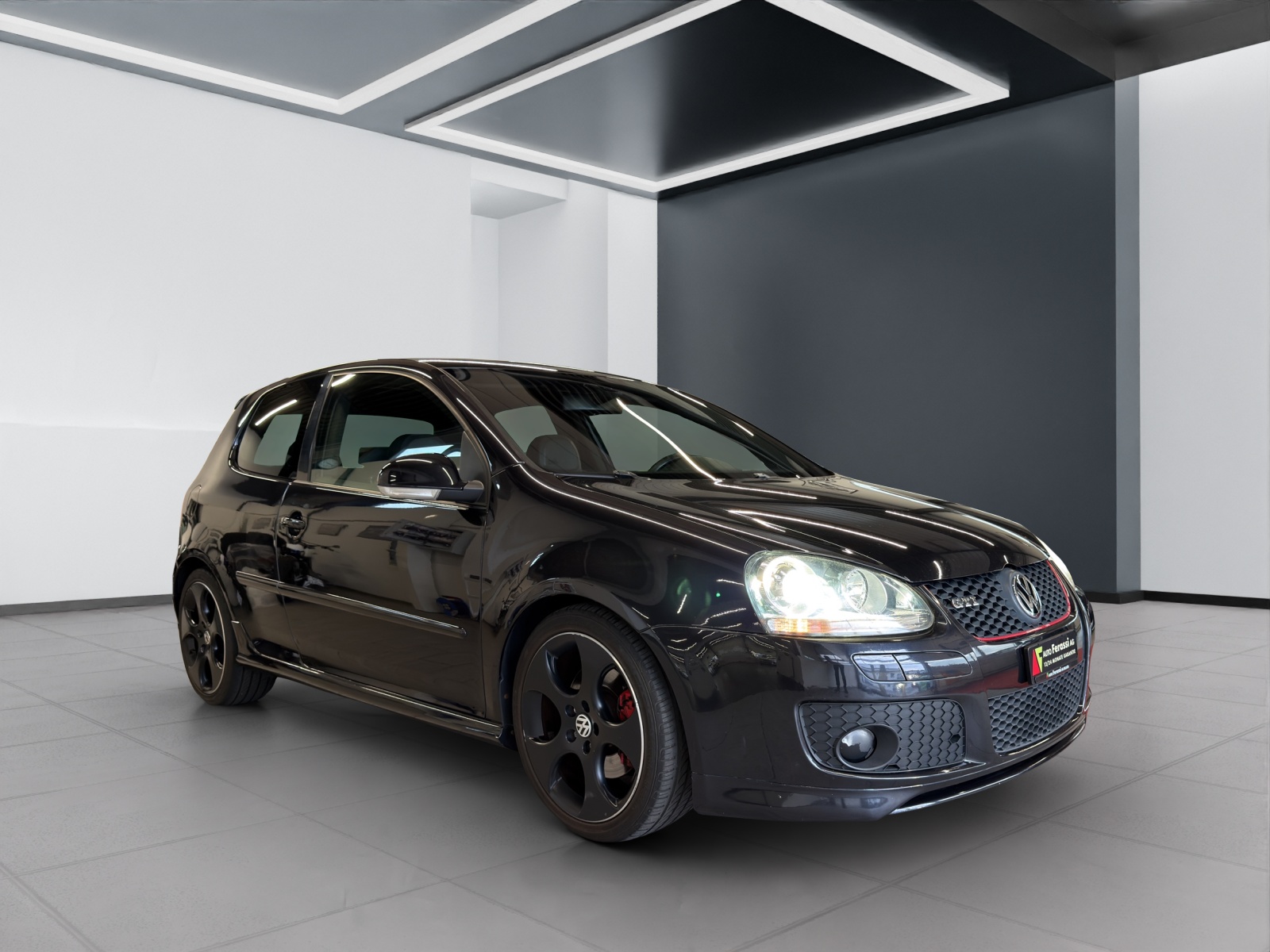 VW Golf 2.0 TFSI GTI Edition 30-image-6