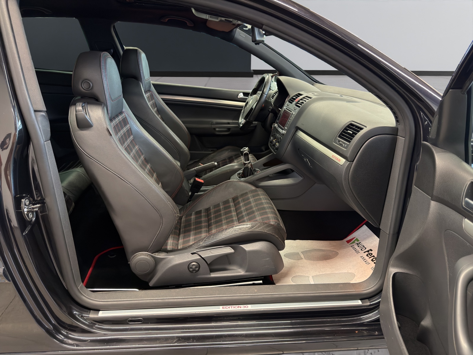 VW Golf 2.0 TFSI GTI Edition 30-image-20