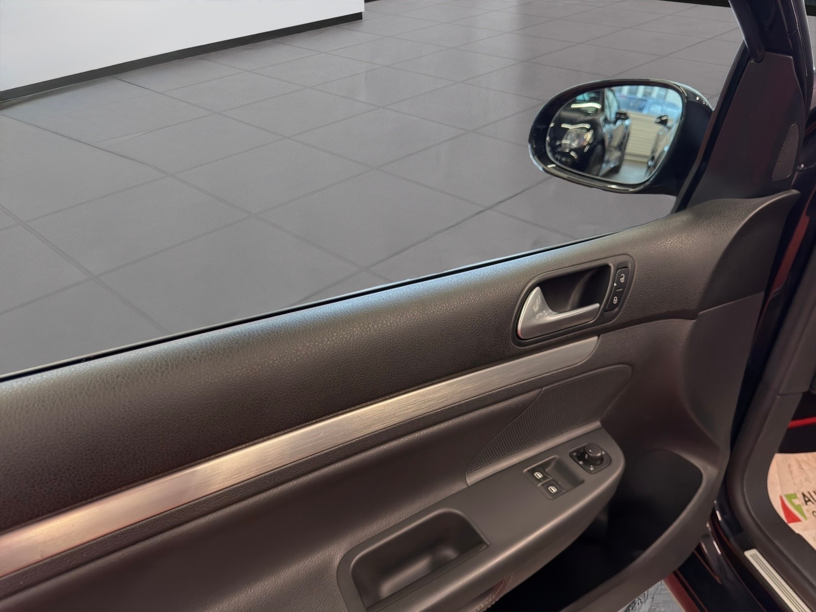VW Golf 2.0 TFSI GTI Edition 30-image-24
