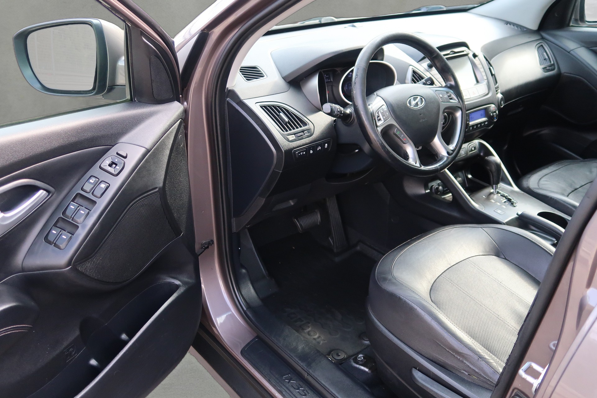 HYUNDAI iX35-image-7