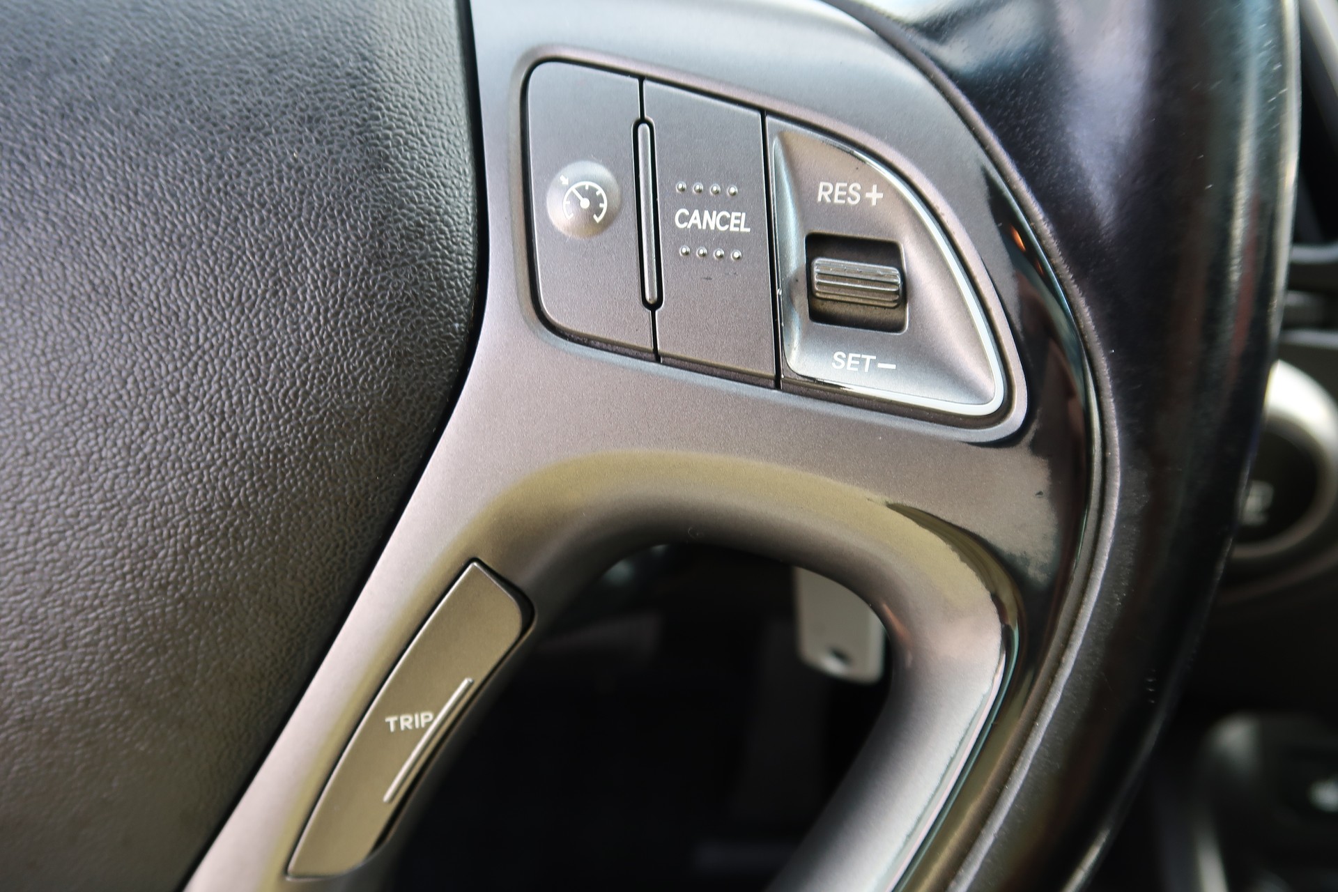 HYUNDAI iX35-image-10