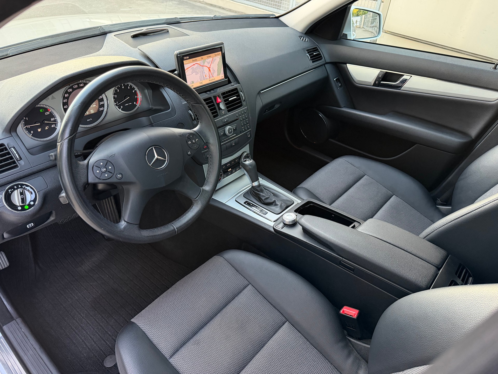 MERCEDES-BENZ C 200 Kompressor Avantgarde Automatic-image-8