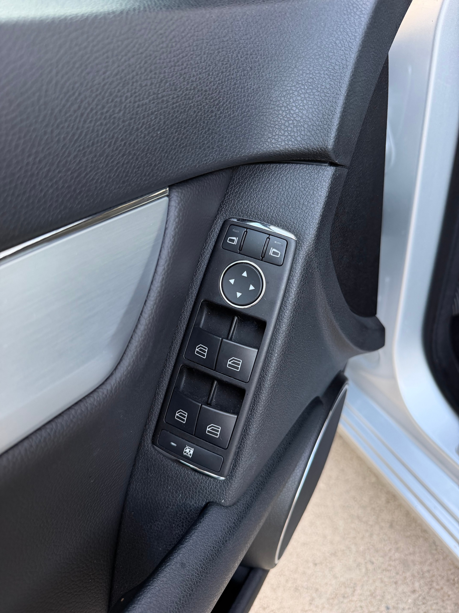 MERCEDES-BENZ C 200 Kompressor Avantgarde Automatic-image-10