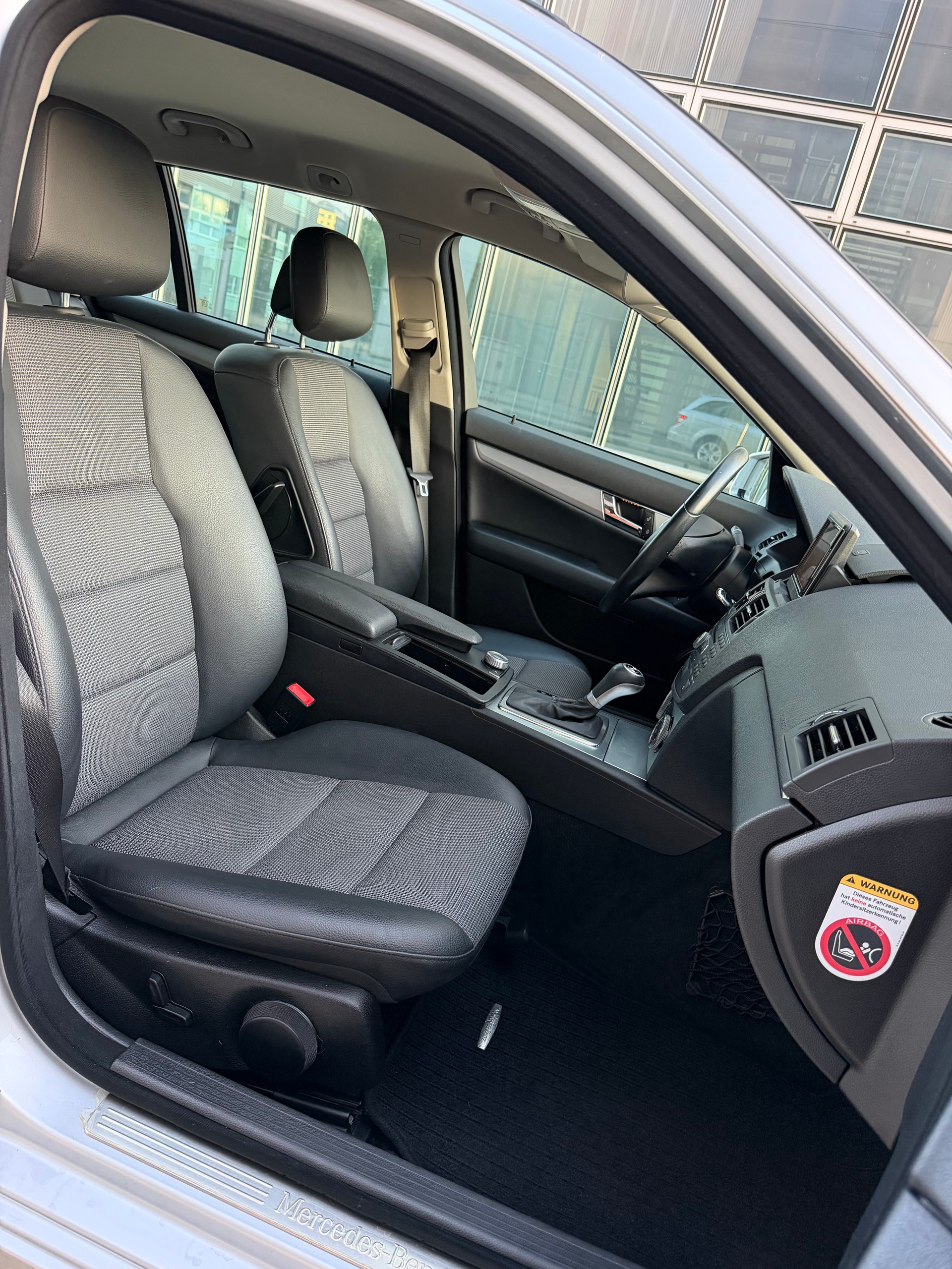 MERCEDES-BENZ C 200 Kompressor Avantgarde Automatic-image-18
