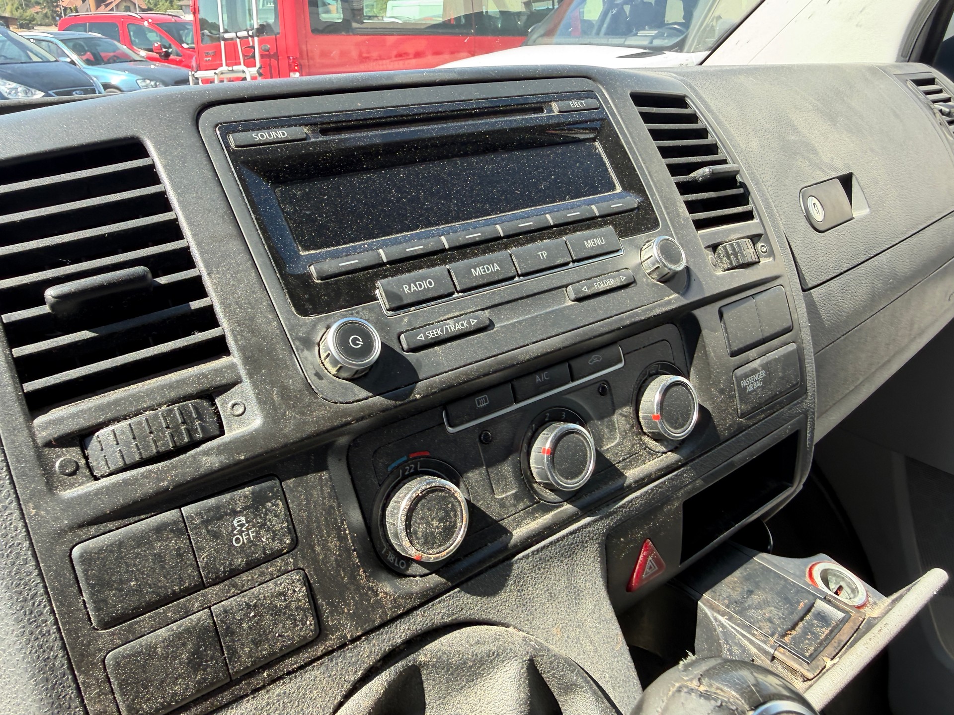 VW T5 2.0 TDI-image-5