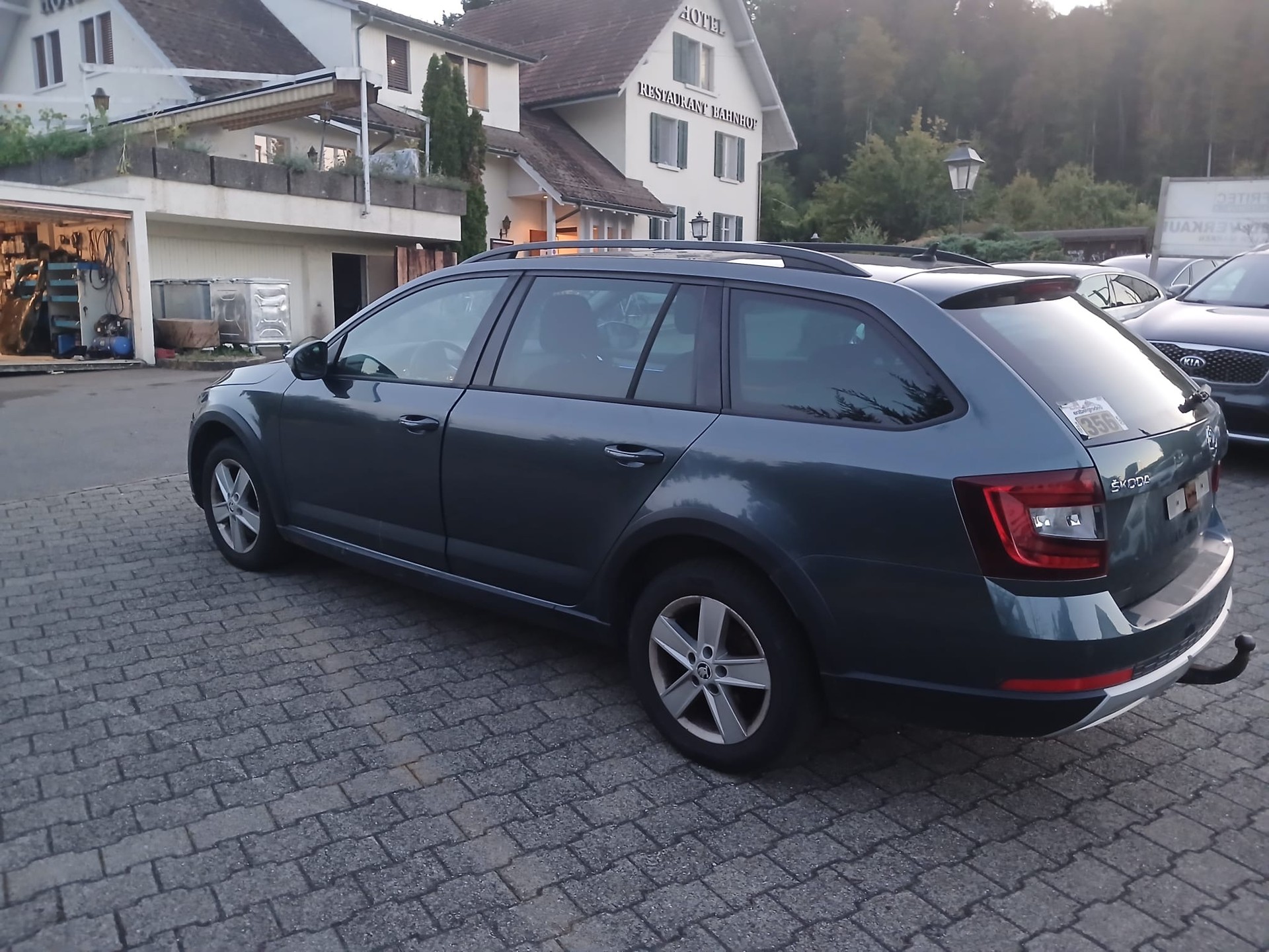 SKODA Octavia Scout 2.0 TDI DSG 4x4 Kombi-image-2