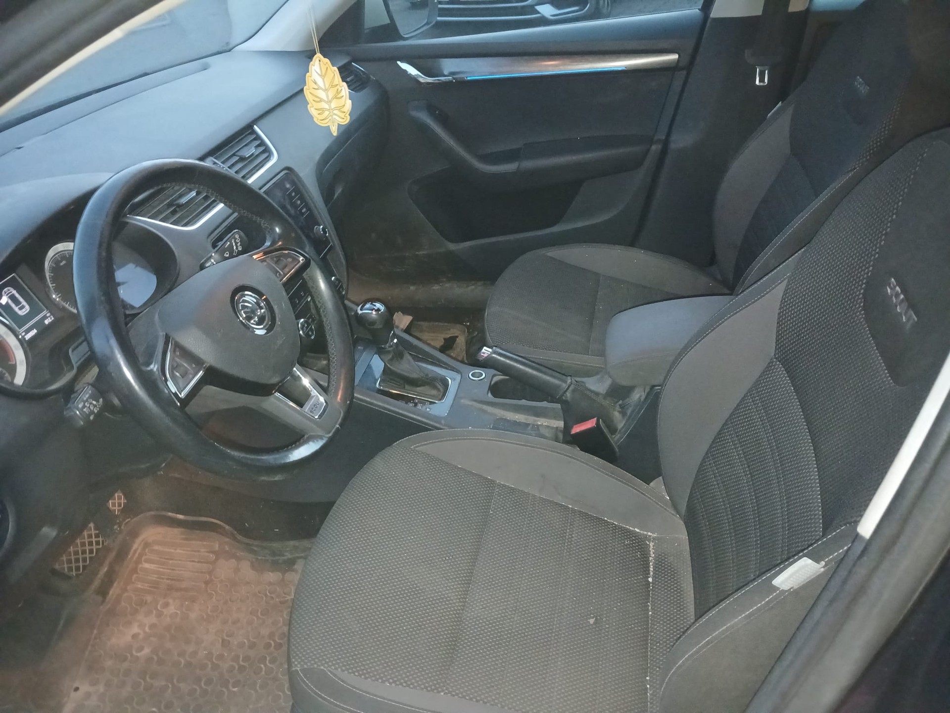 SKODA Octavia Scout 2.0 TDI DSG 4x4 Kombi-image-5