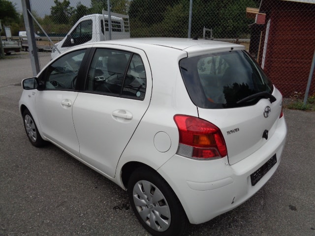TOYOTA Yaris 1.33 Linea Sol-image-4