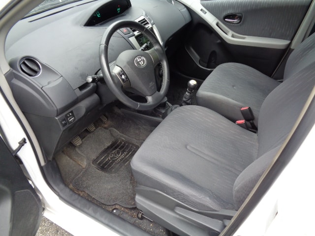 TOYOTA Yaris 1.33 Linea Sol-image-6