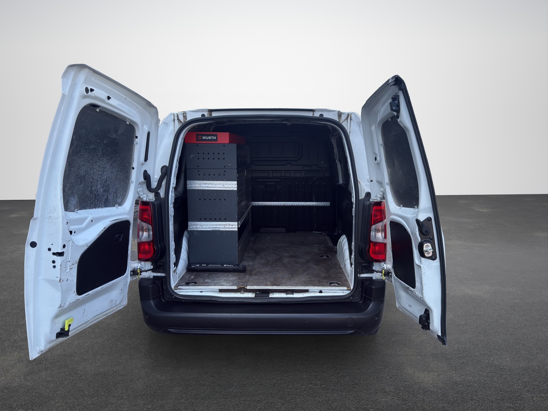 PEUGEOT 1.6 Blue HDi Pro L1 650kg-image-14