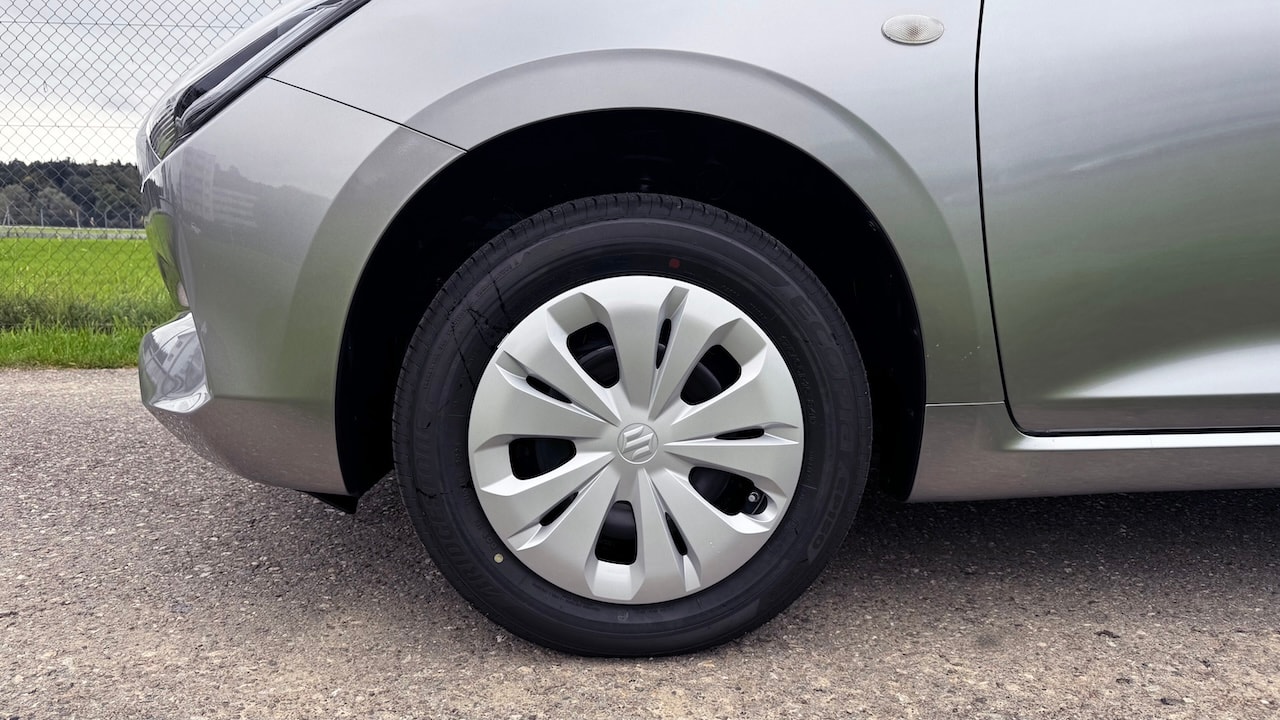 SUZUKI NEW SWIFT 1.2 COMPACT HYBRID 4X4-image-10