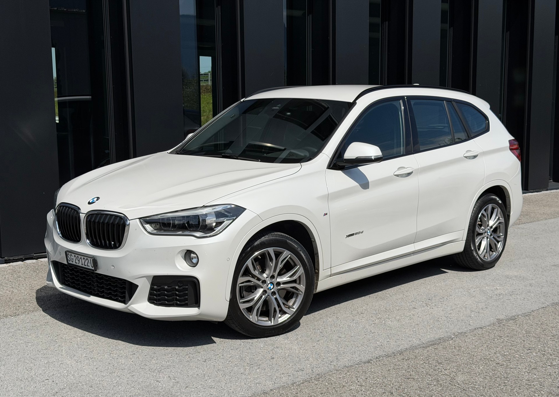 BMW X1 xDrive 20d M Sport♦️1.Hand*ab Mfk und Service*Topzustand* NP CHF 67`027.-♦️-image-0