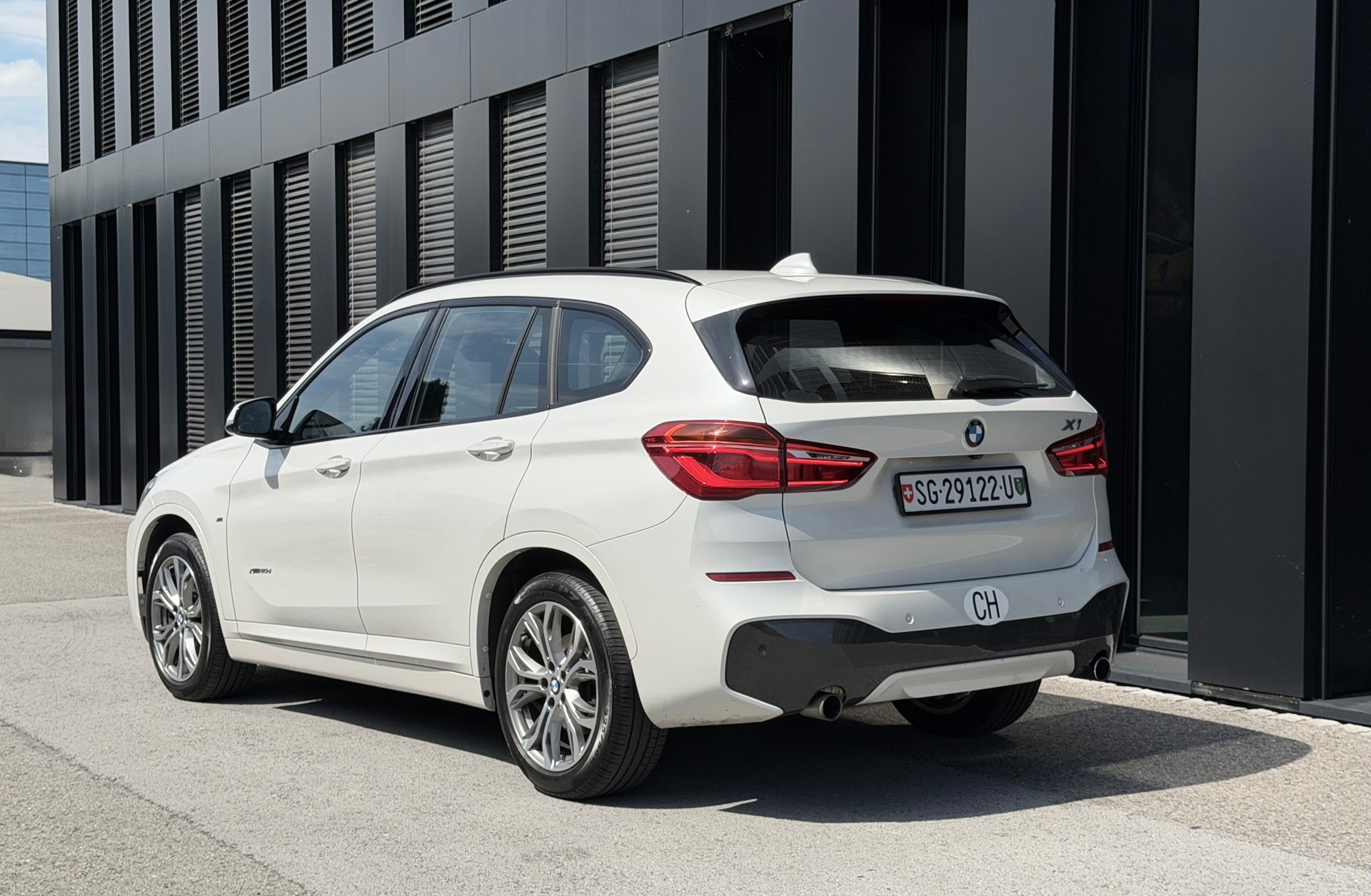 BMW X1 xDrive 20d M Sport♦️1.Hand*ab Mfk und Service*Topzustand* NP CHF 67`027.-♦️-image-1