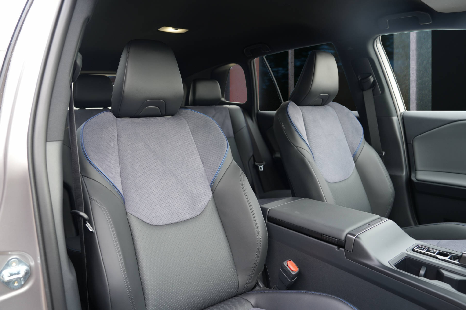 TOYOTA RAV-4 2.5 Plug-In-Hybrid Style-image-9