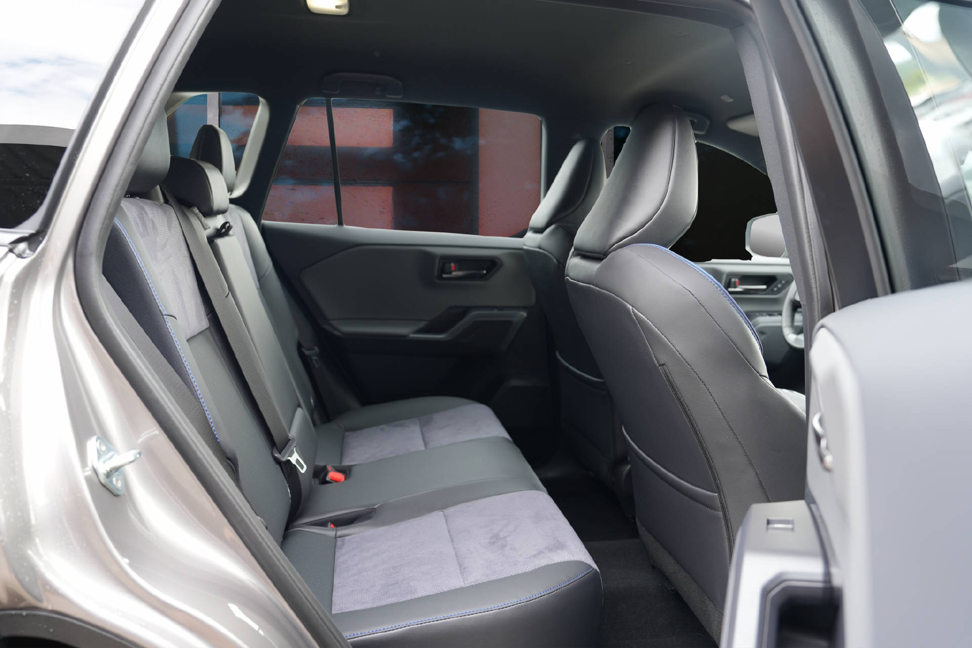TOYOTA RAV-4 2.5 Plug-In-Hybrid Style-image-10