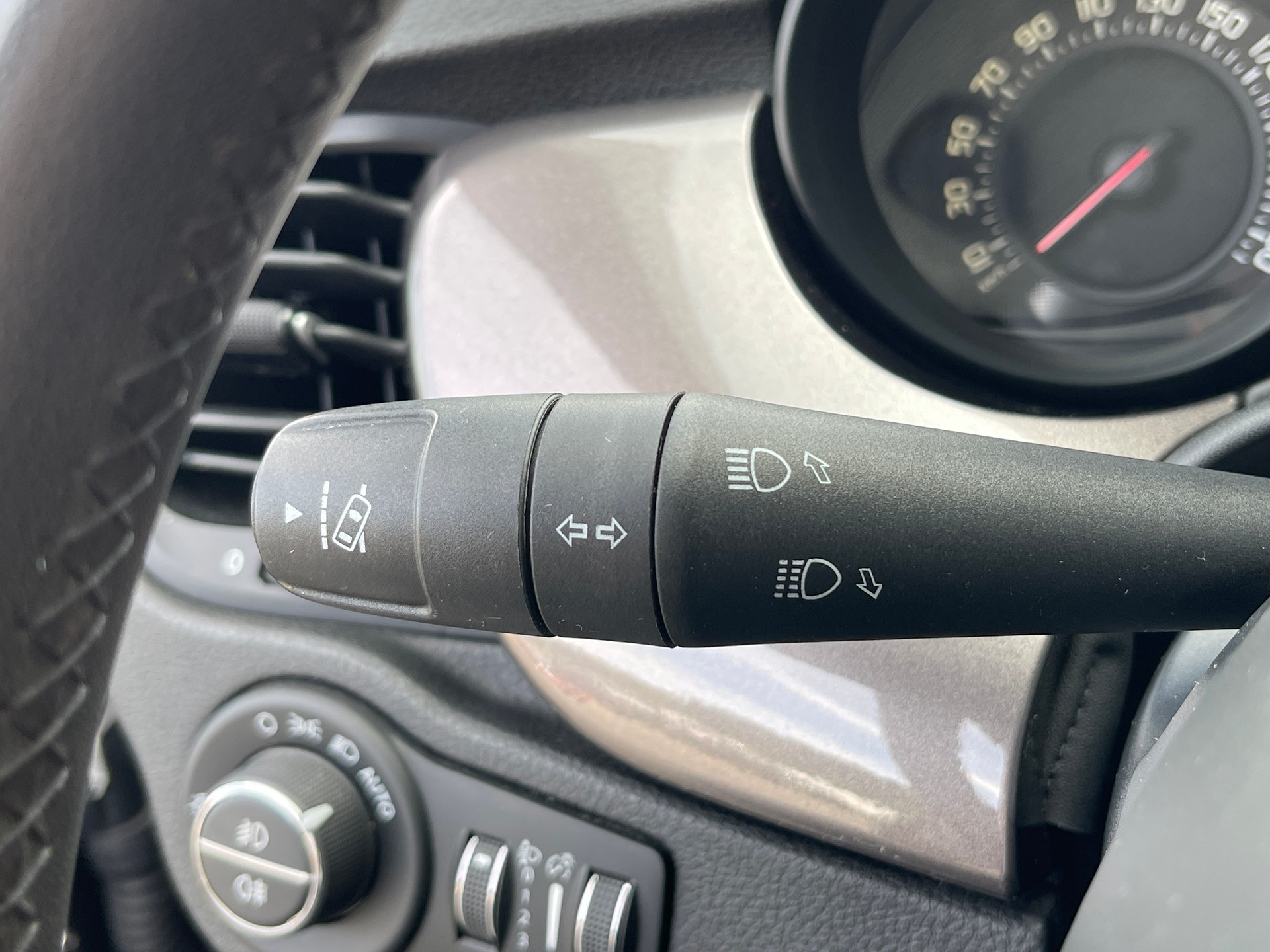 FIAT 500X 1.4T Lounge DCT-image-11