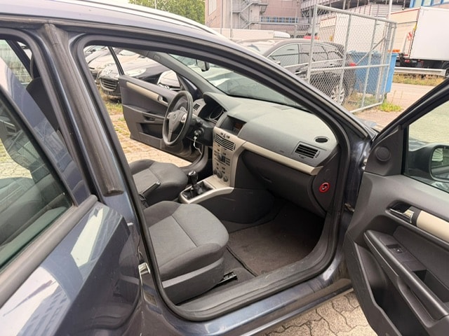 OPEL Astra Caravan 1.6i 16V-image-7
