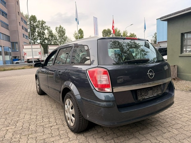 OPEL Astra Caravan 1.6i 16V-image-14