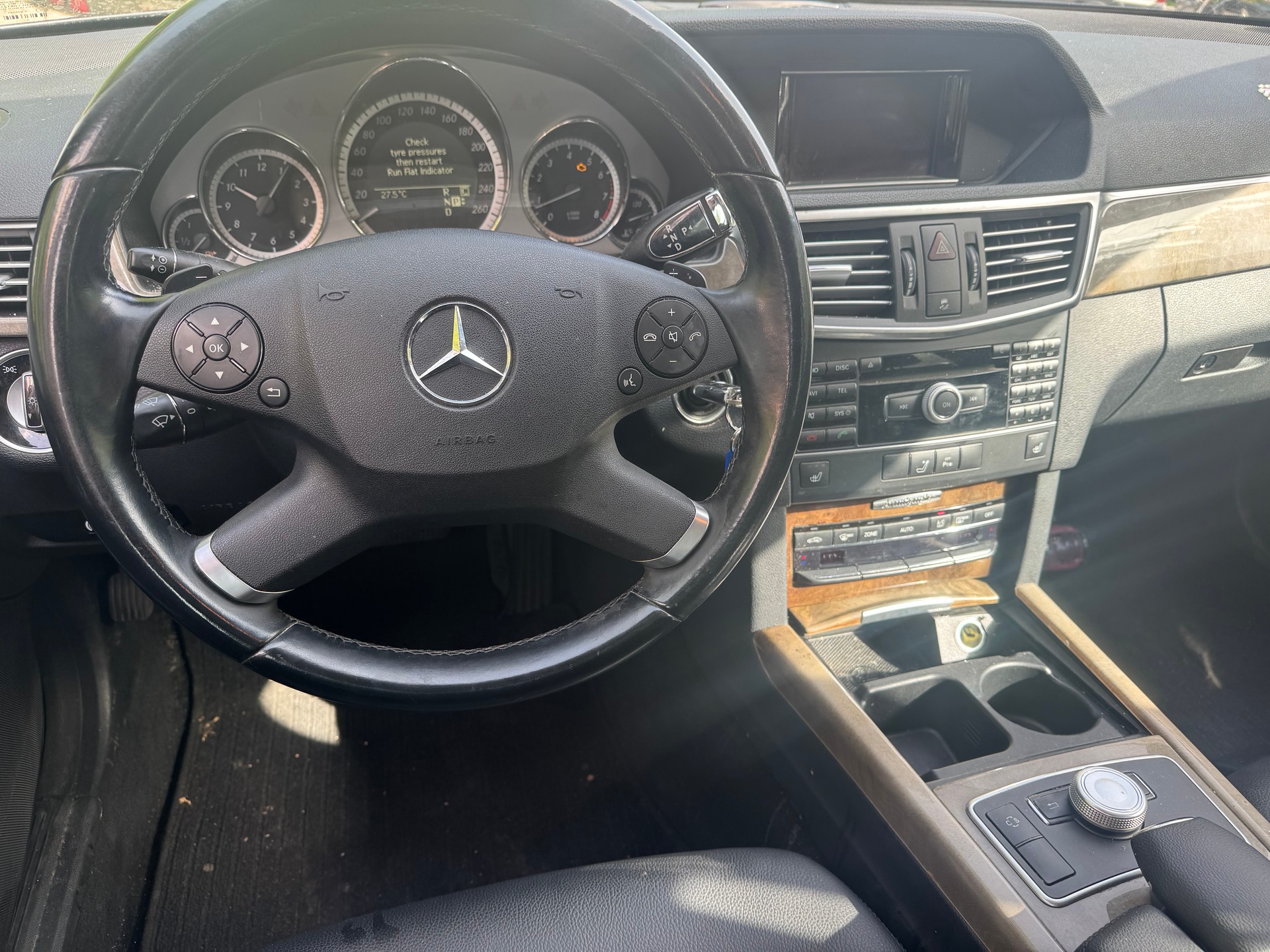 MERCEDES-BENZ E 350 CGI BlueEfficiency Elégance 7G-Tronic-image-7