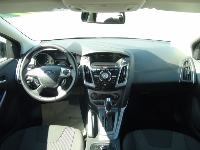 FORD Focus 2.0 TDCi 140 Titanium-image-8