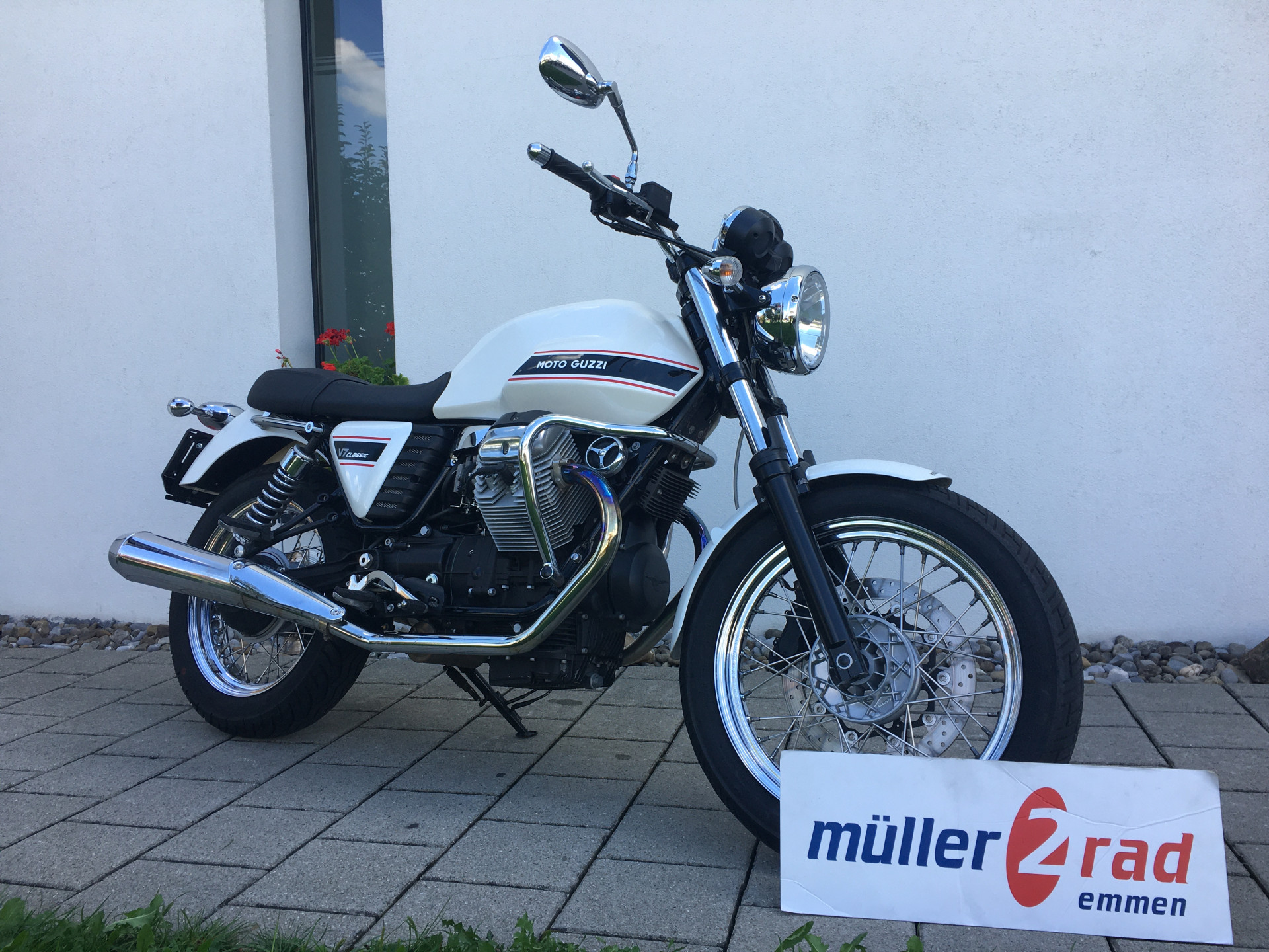 MOTO GUZZI V7 Classic