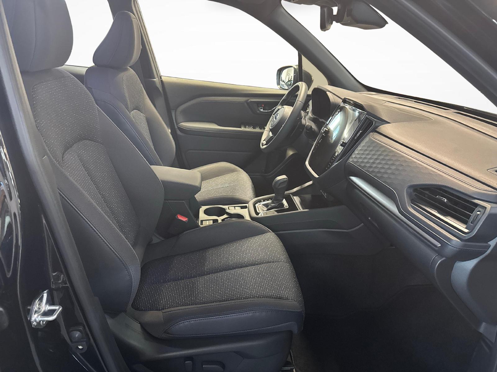 SUBARU Forester Station 2.0i e-Boxer Swiss Plus-image-9