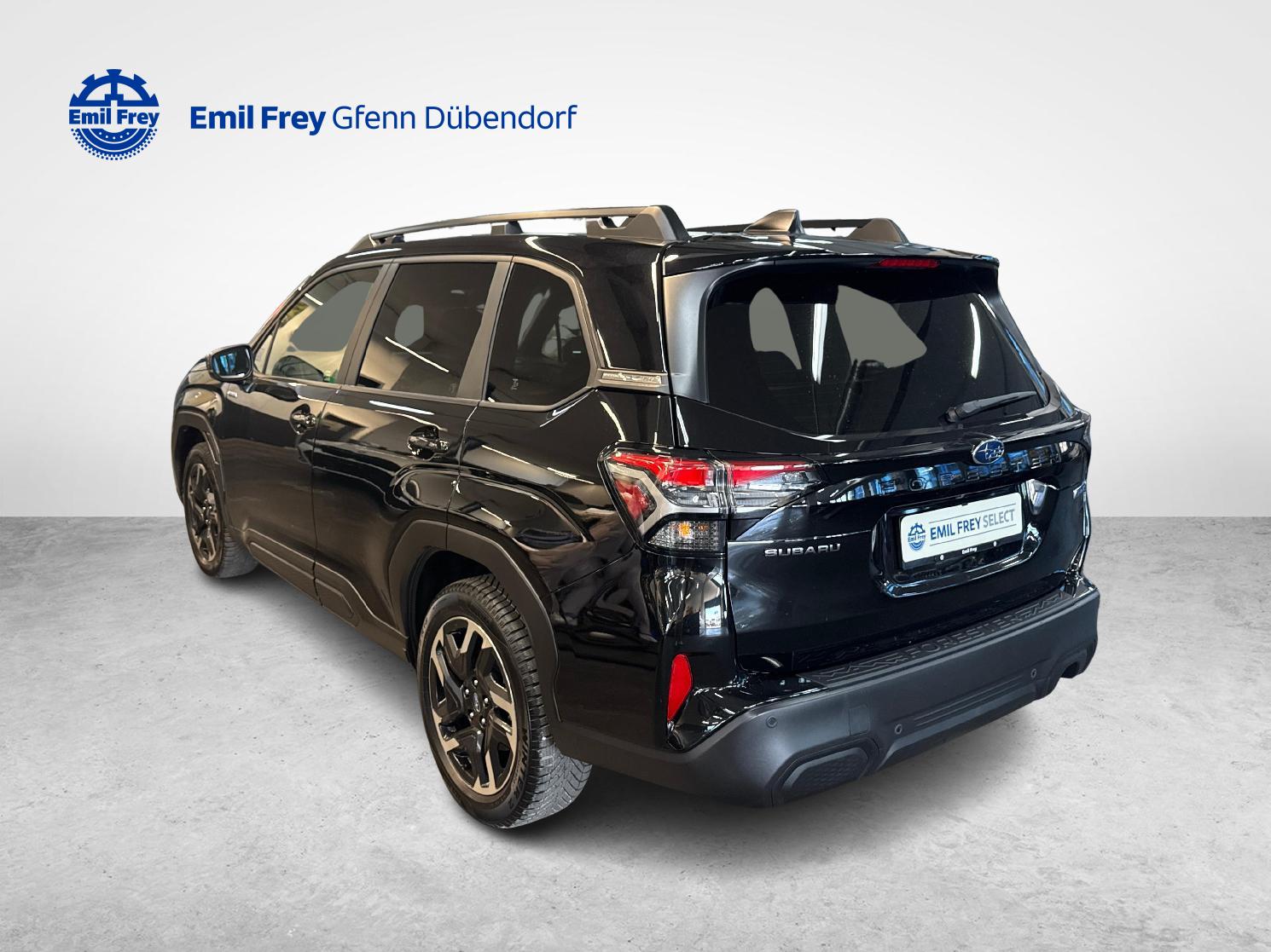 SUBARU Forester Station 2.0i e-Boxer Swiss Plus-image-2