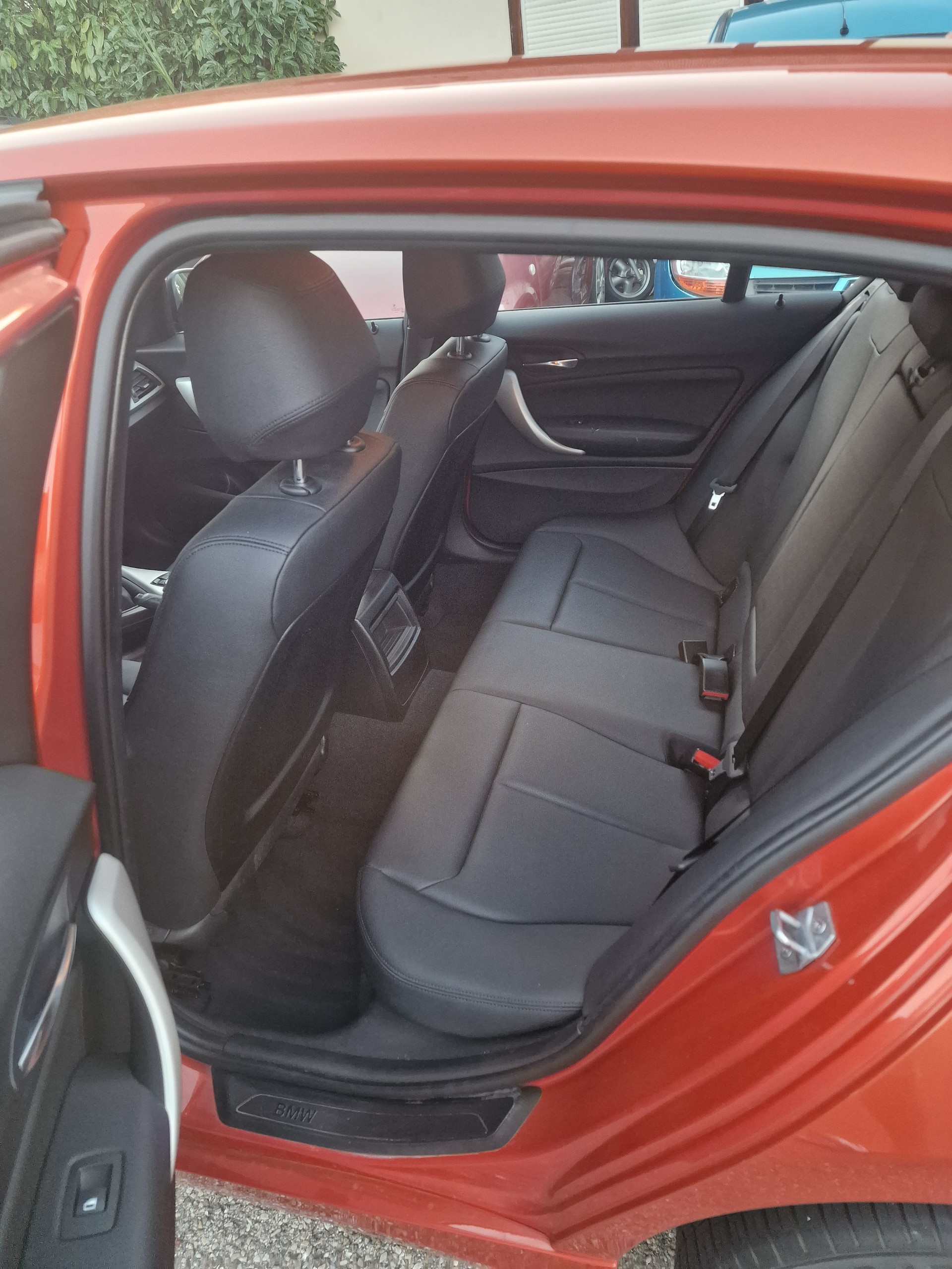 BMW 114i Business-image-11