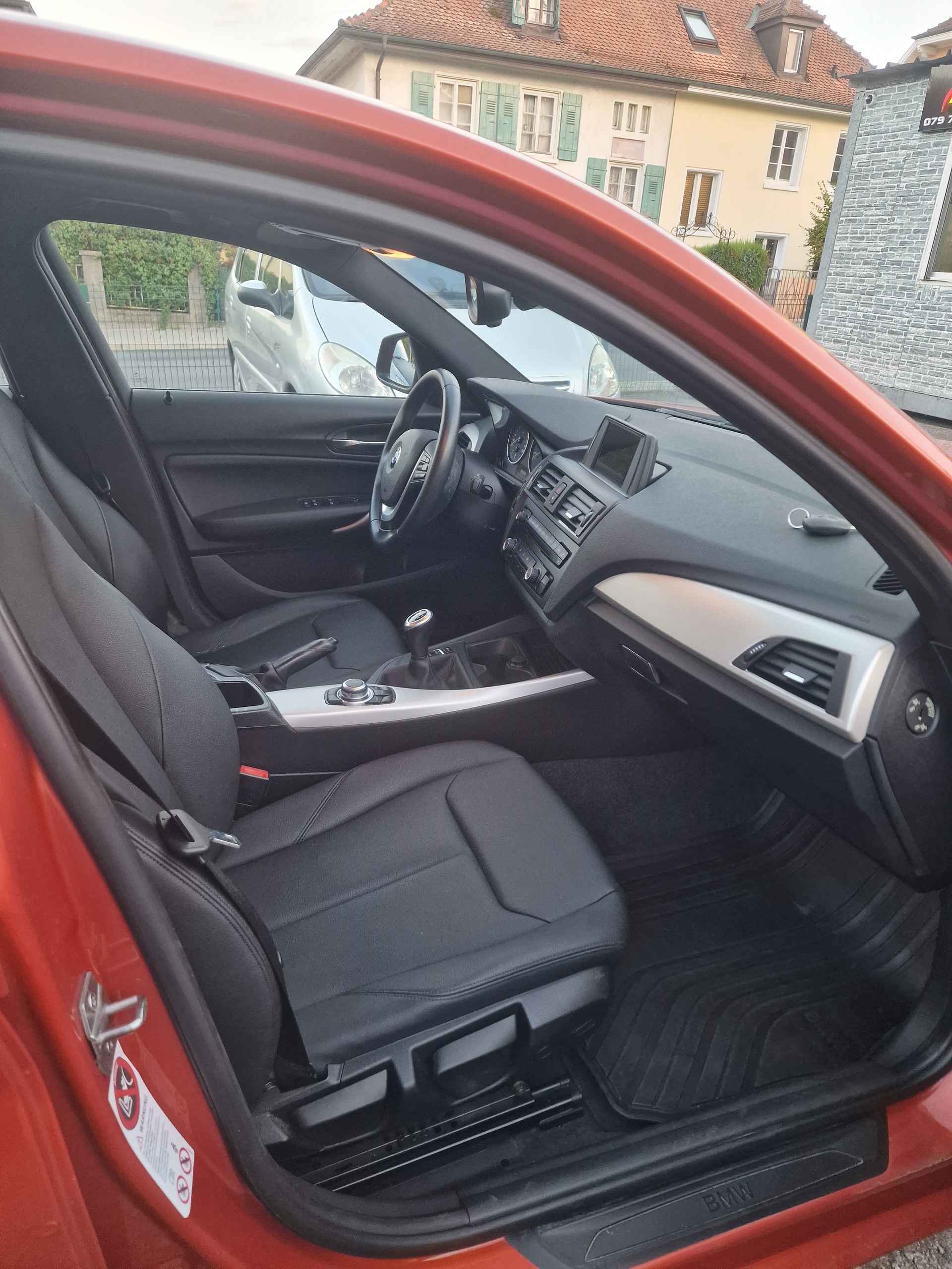 BMW 114i Business-image-9
