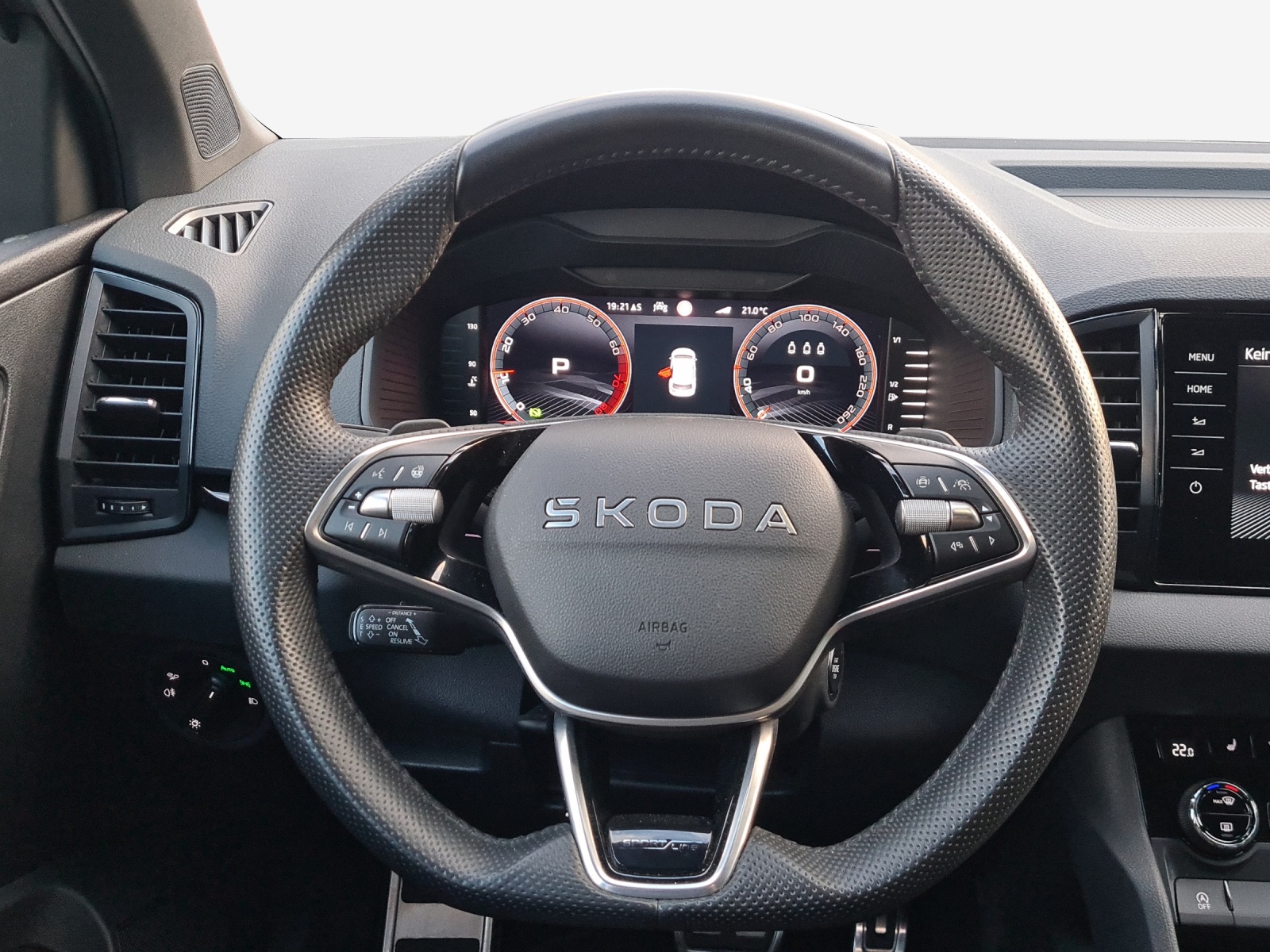 SKODA Karoq 2.0 TSI SportLine 4x4 DSG-image-9