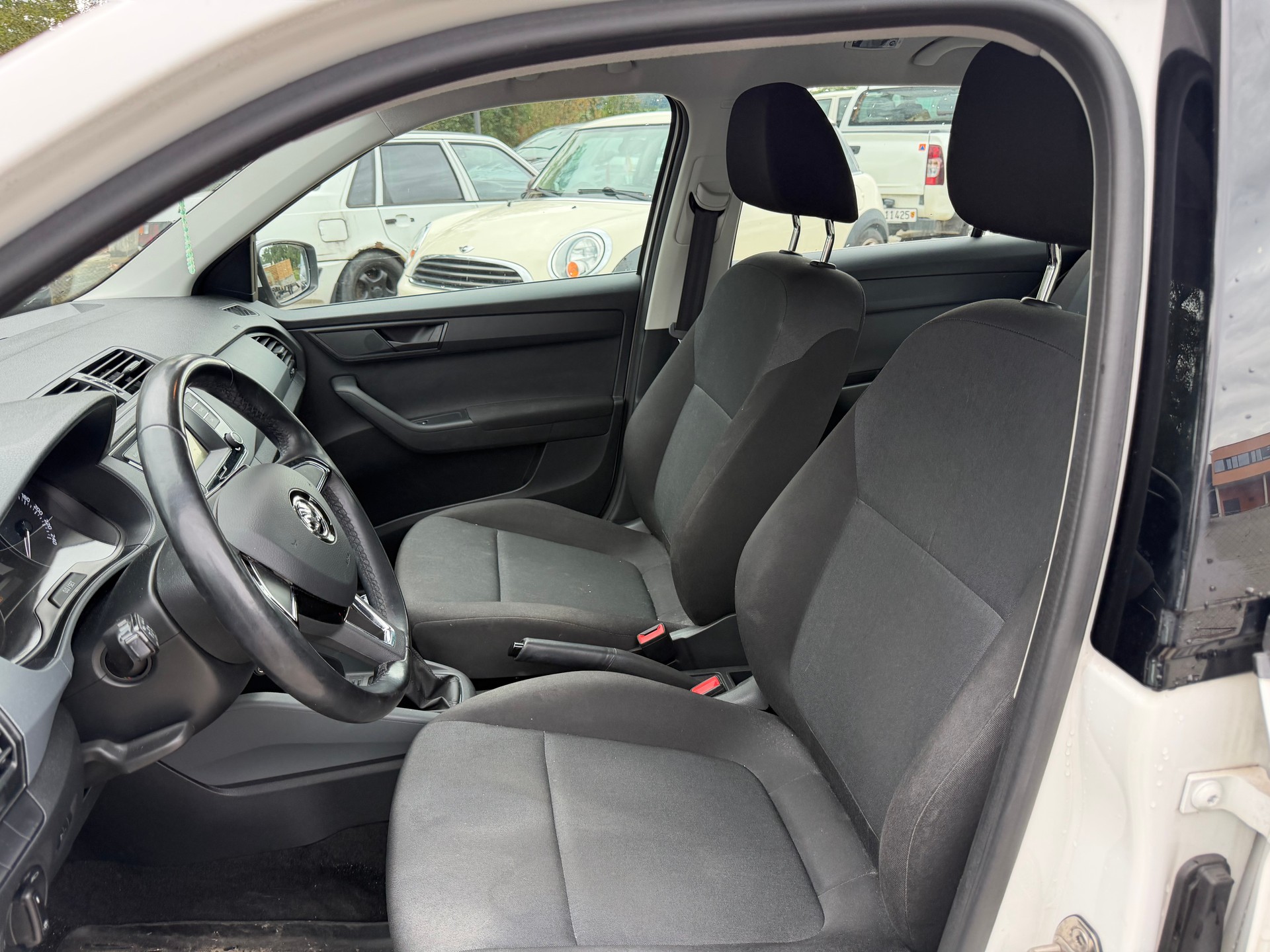 SKODA Fabia 1.2 TSI Active-image-6