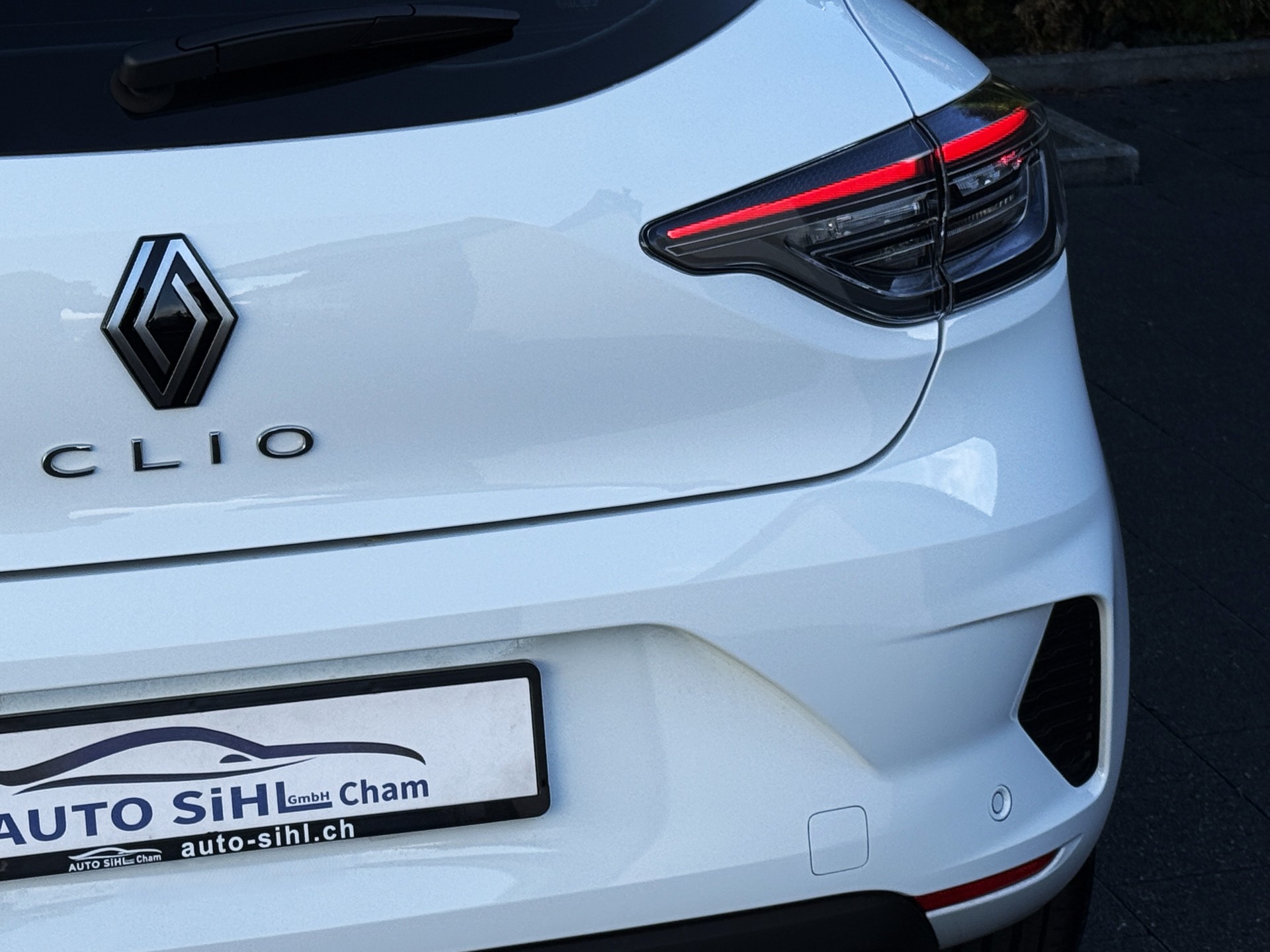 RENAULT Clio 1.0 Evolution X-Tronic / Werksgarantie-image-16
