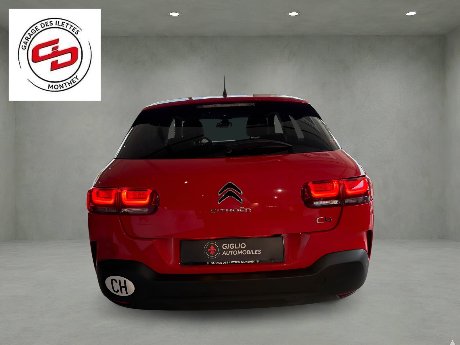 CITROEN C4 Cactus 1.2 Pure Tech Shine EAT6-image-1