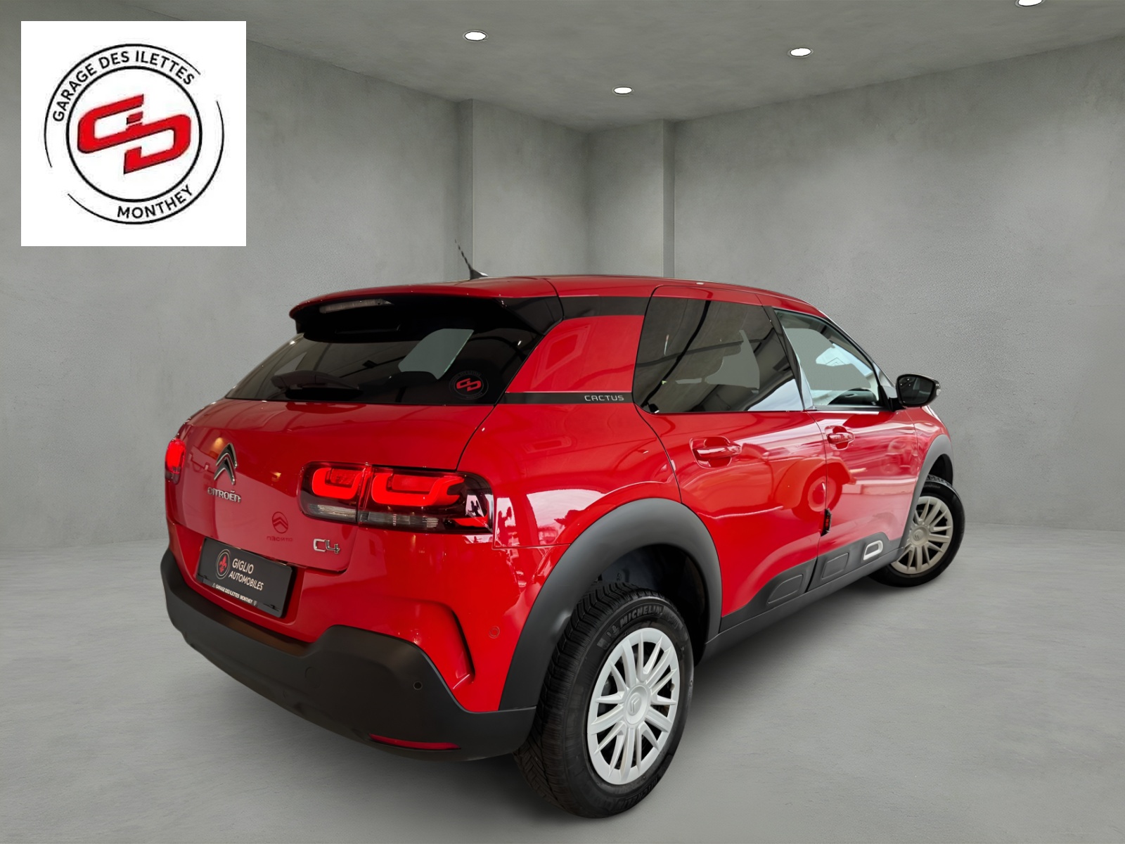 CITROEN C4 Cactus 1.2 Pure Tech Shine EAT6-image-3