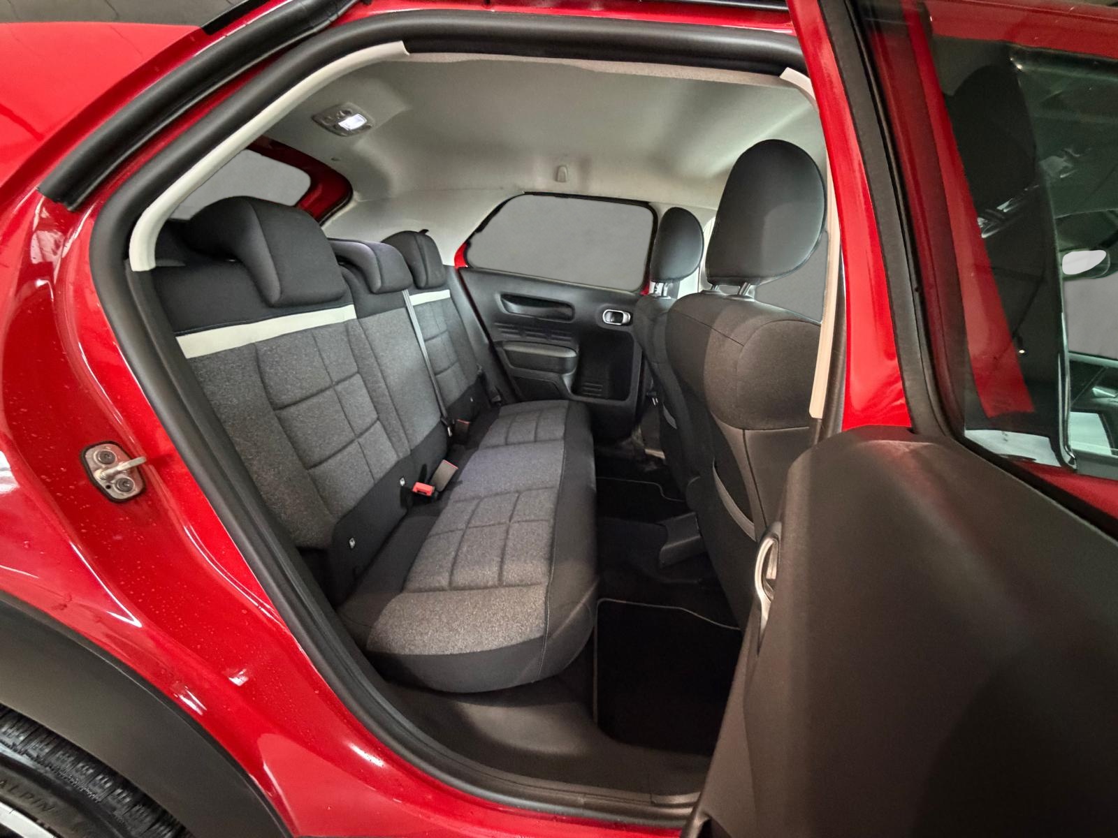 CITROEN C4 Cactus 1.2 Pure Tech Shine EAT6-image-7