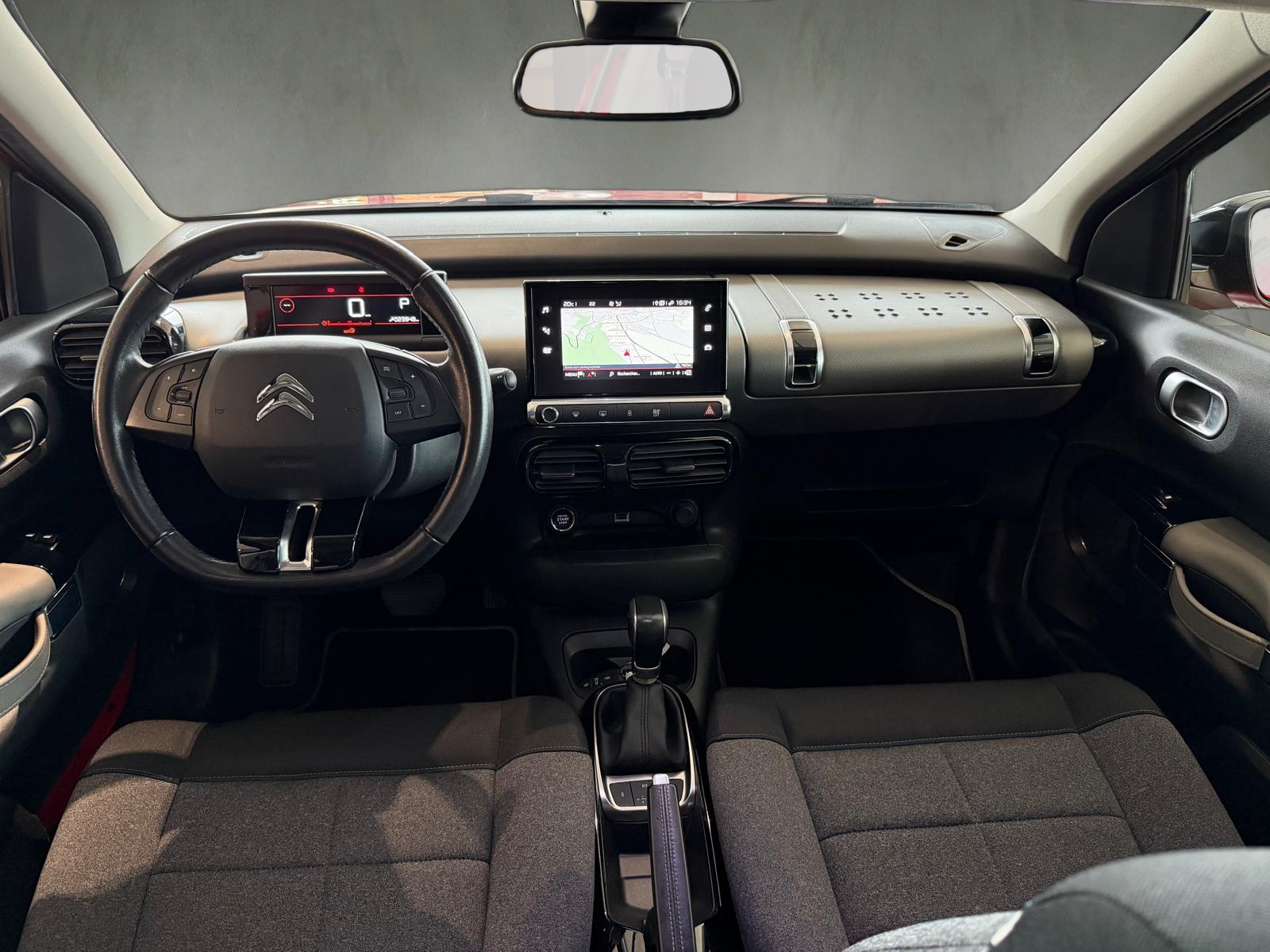CITROEN C4 Cactus 1.2 Pure Tech Shine EAT6-image-9