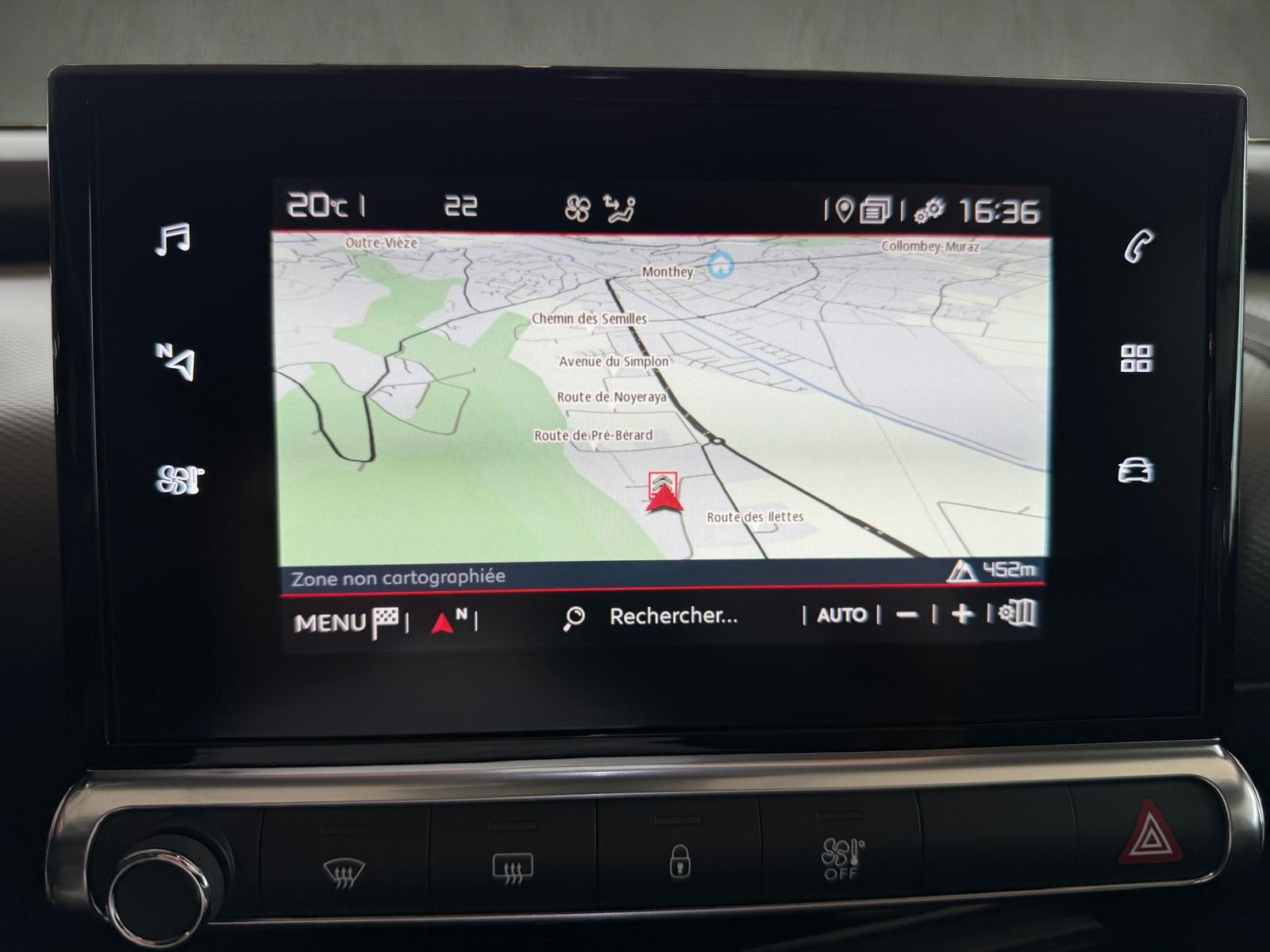 CITROEN C4 Cactus 1.2 Pure Tech Shine EAT6-image-13