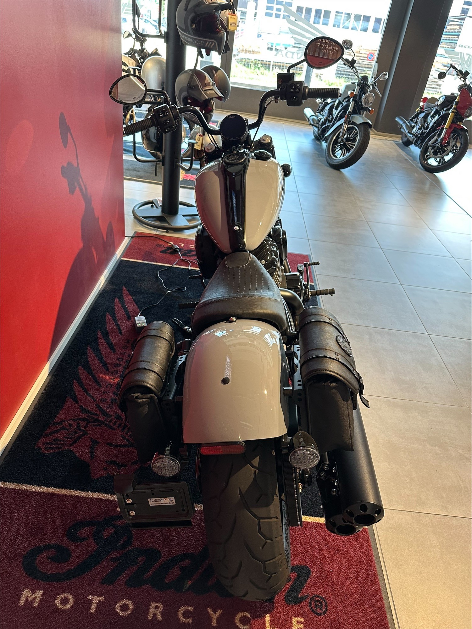 INDIAN Chief Bobber-showroom-element-1