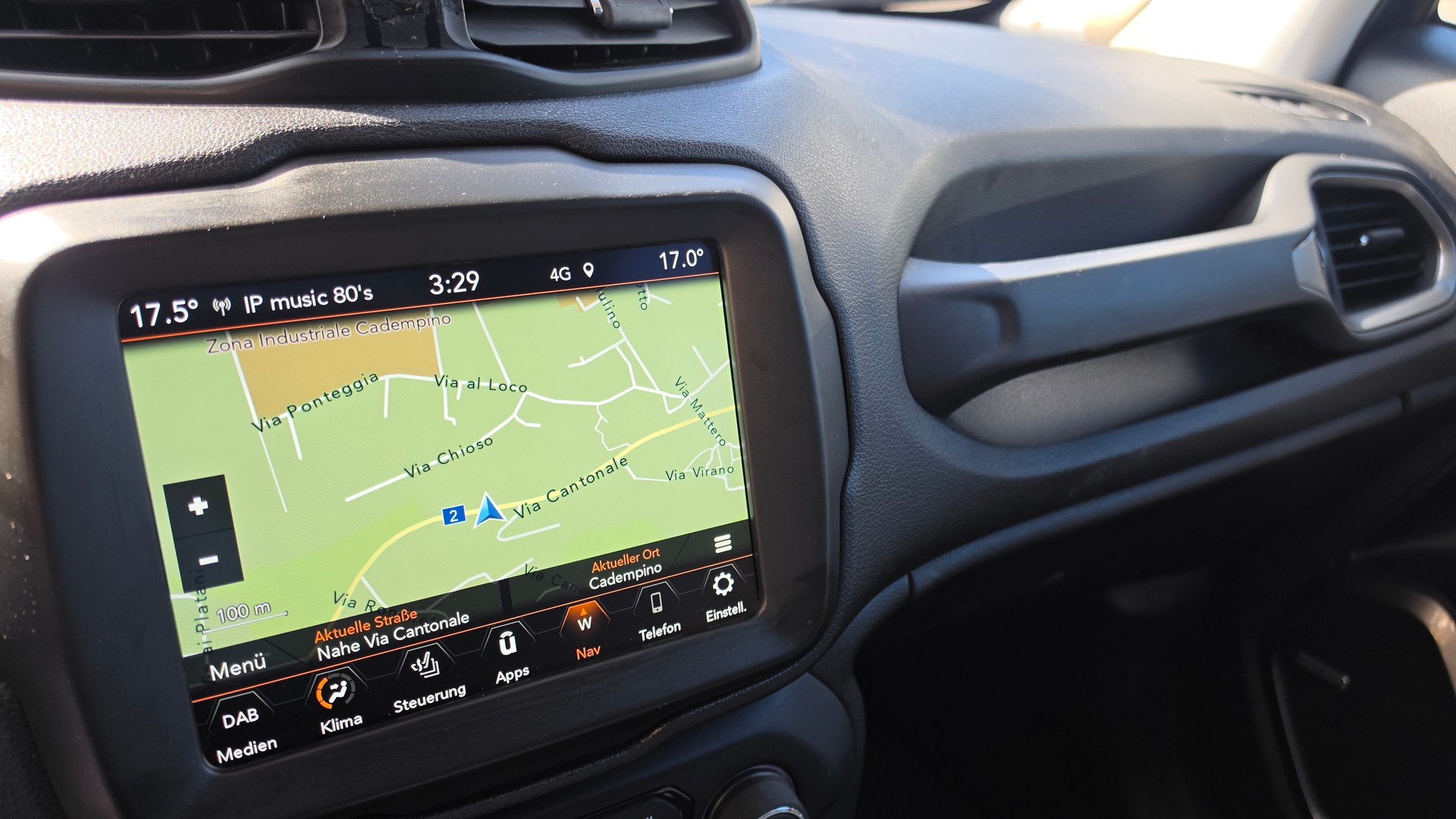 JEEP Renegade 1.3 Turbo Limited AWD-image-12