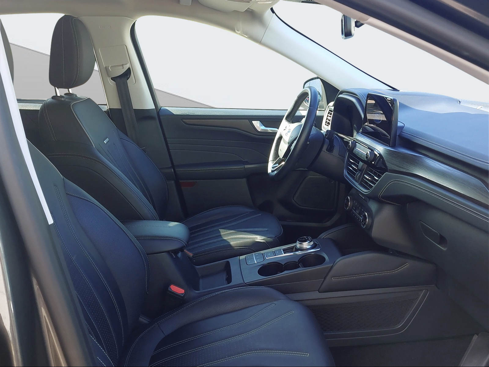 FORD Kuga 2.5 Plug-in Hybrid Vignale-image-13