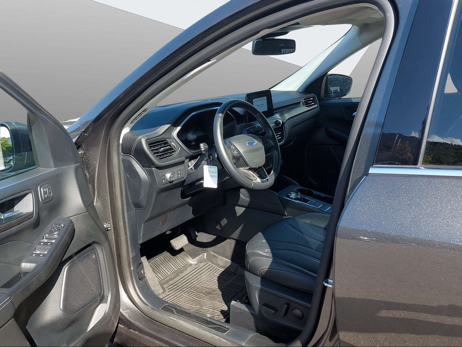FORD Kuga 2.5 Plug-in Hybrid Vignale-image-10