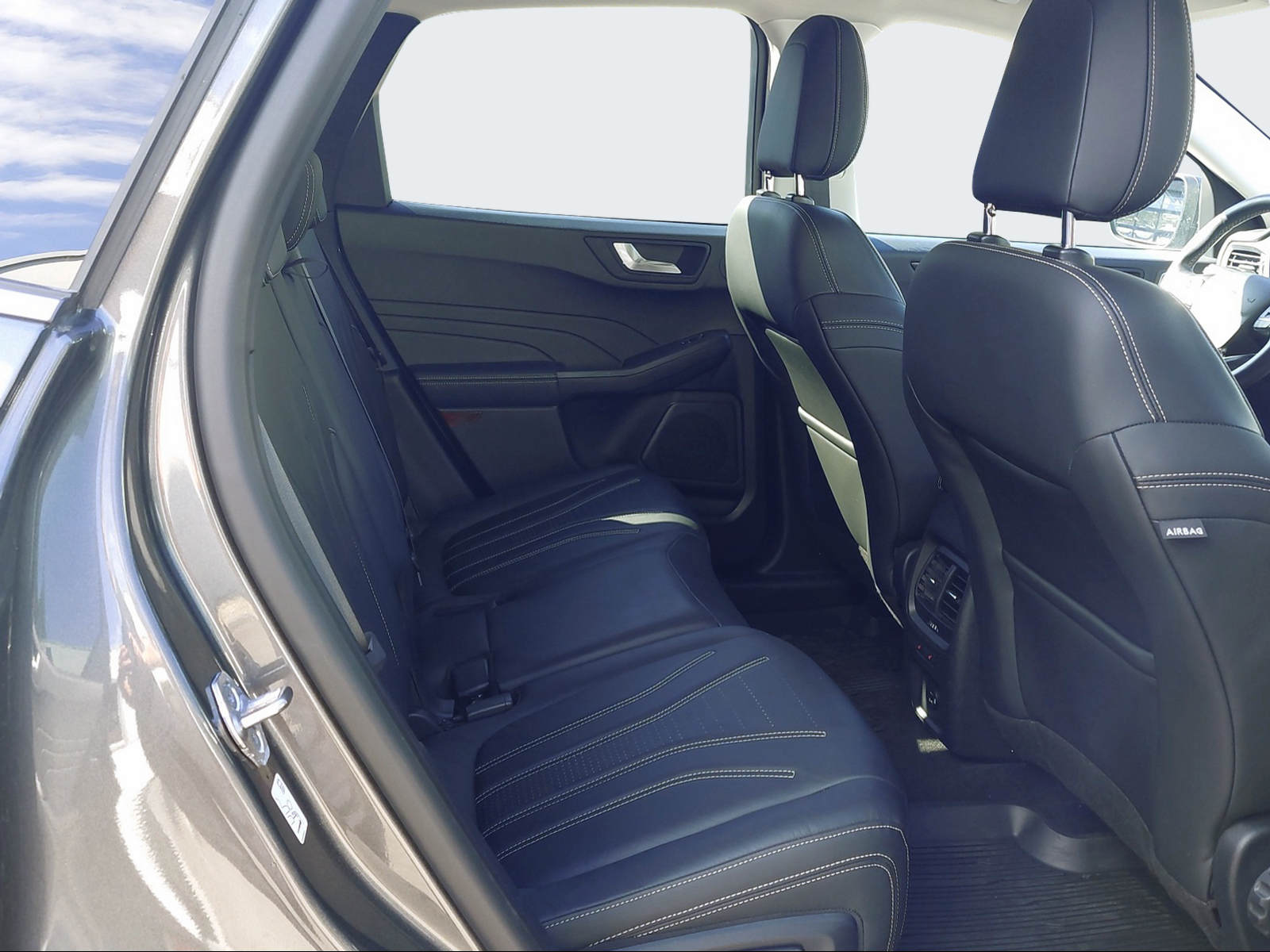 FORD Kuga 2.5 Plug-in Hybrid Vignale-image-12