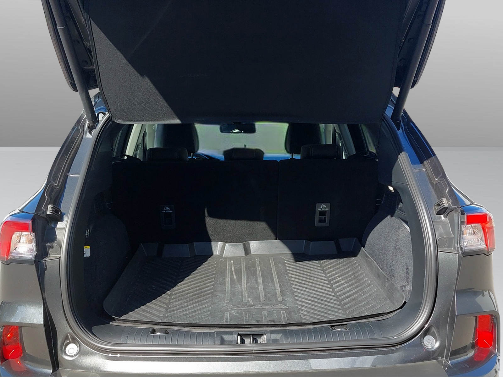 FORD Kuga 2.5 Plug-in Hybrid Vignale-image-9