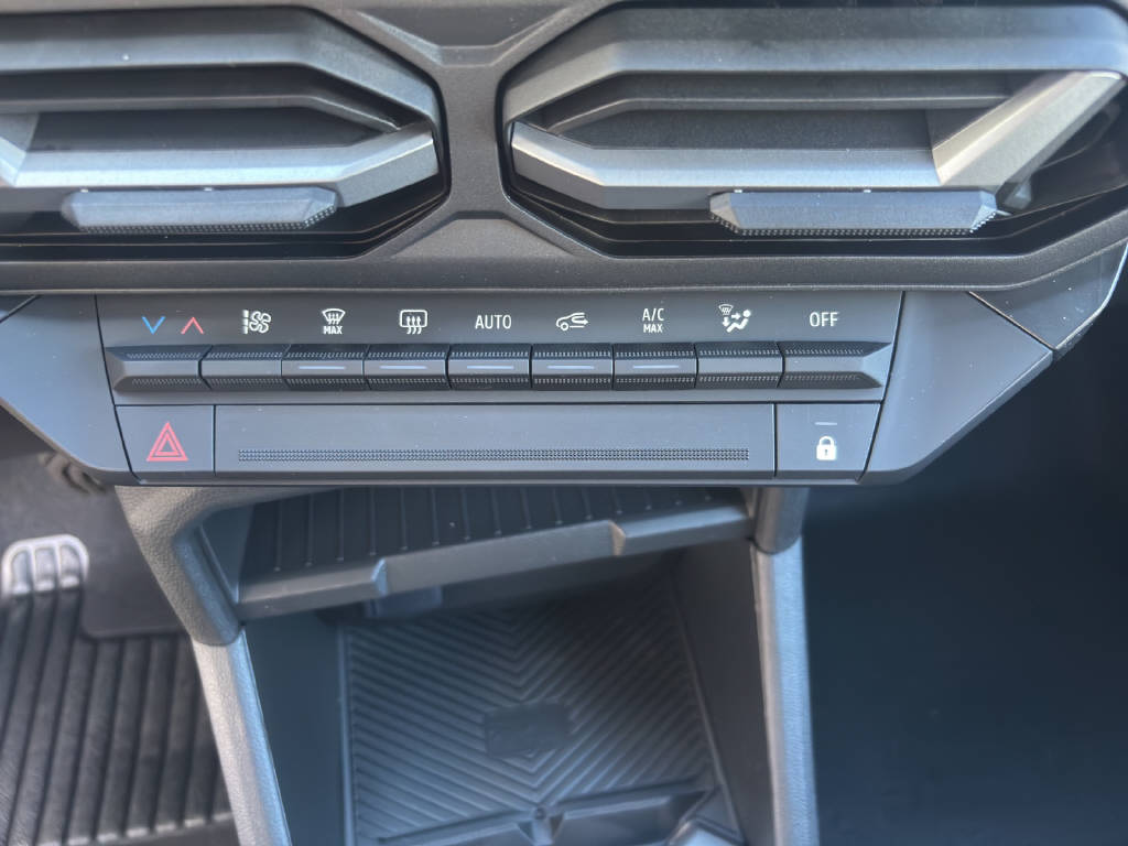 DACIA Duster 1.2 Hybrid Journey 4WD-image-12