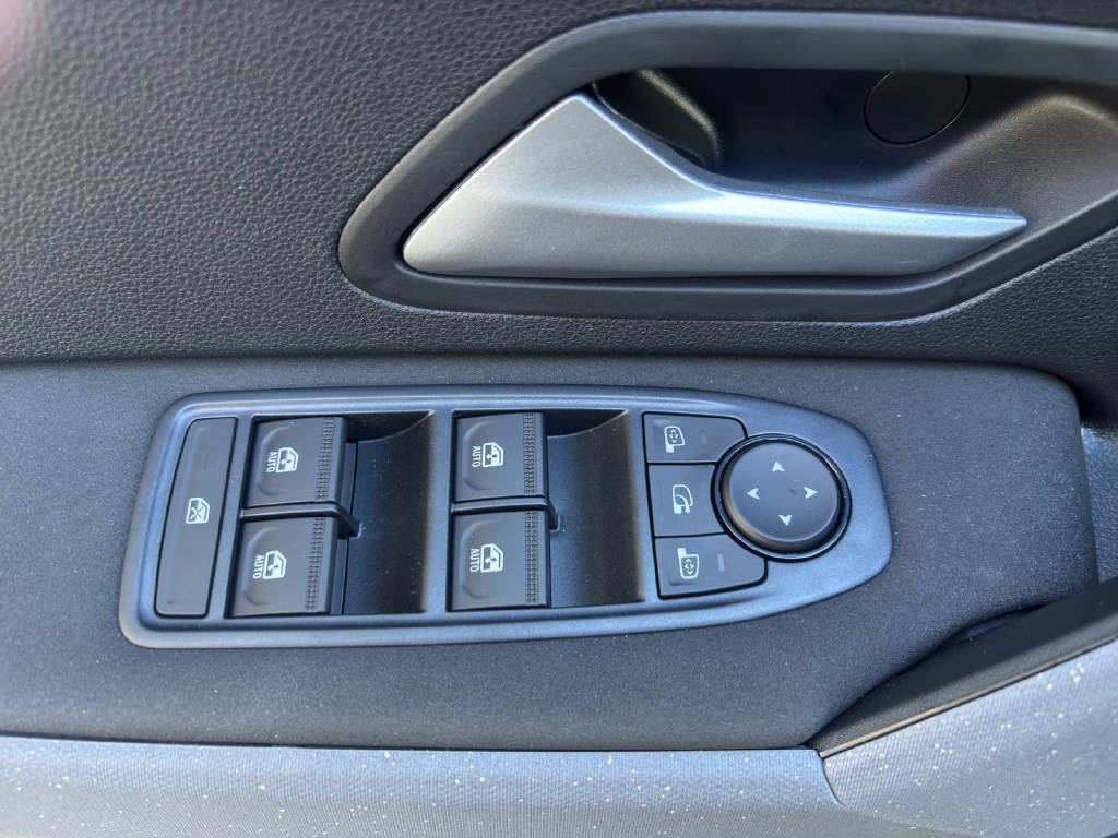 DACIA Duster 1.2 Hybrid Journey 4WD-image-11