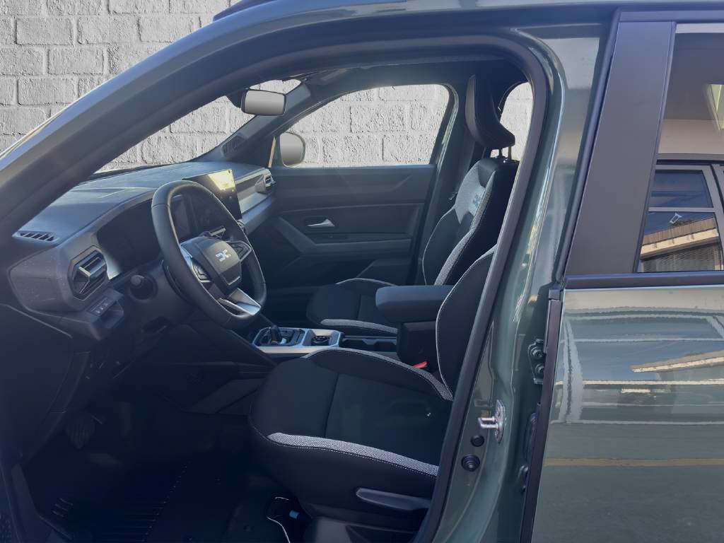 DACIA Duster 1.2 Hybrid Journey 4WD-image-5