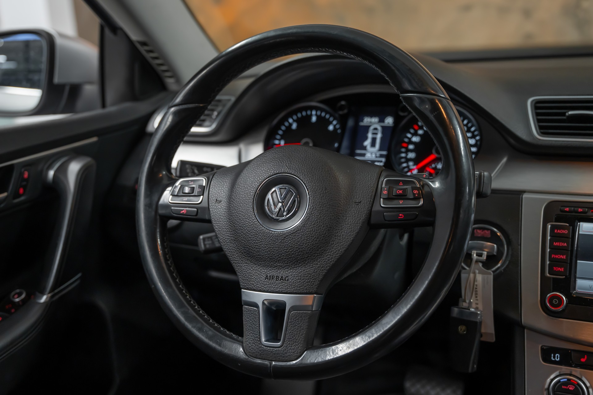 VW Passat Variant 2.0 TDI BMT Highline 4MDSG *CH-Fahrzeug*Leder/Alcantara*Rückfahrkamera*-image-15
