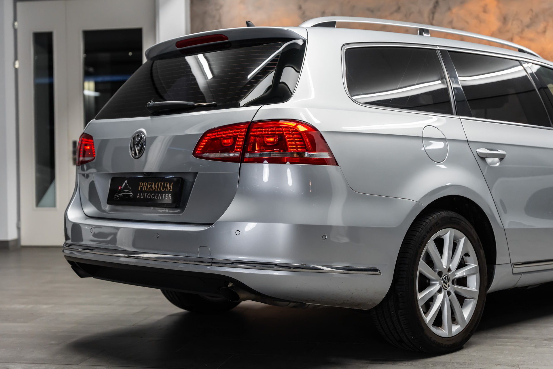 VW Passat Variant 2.0 TDI BMT Highline 4MDSG *CH-Fahrzeug*Leder/Alcantara*Rückfahrkamera*-image-7