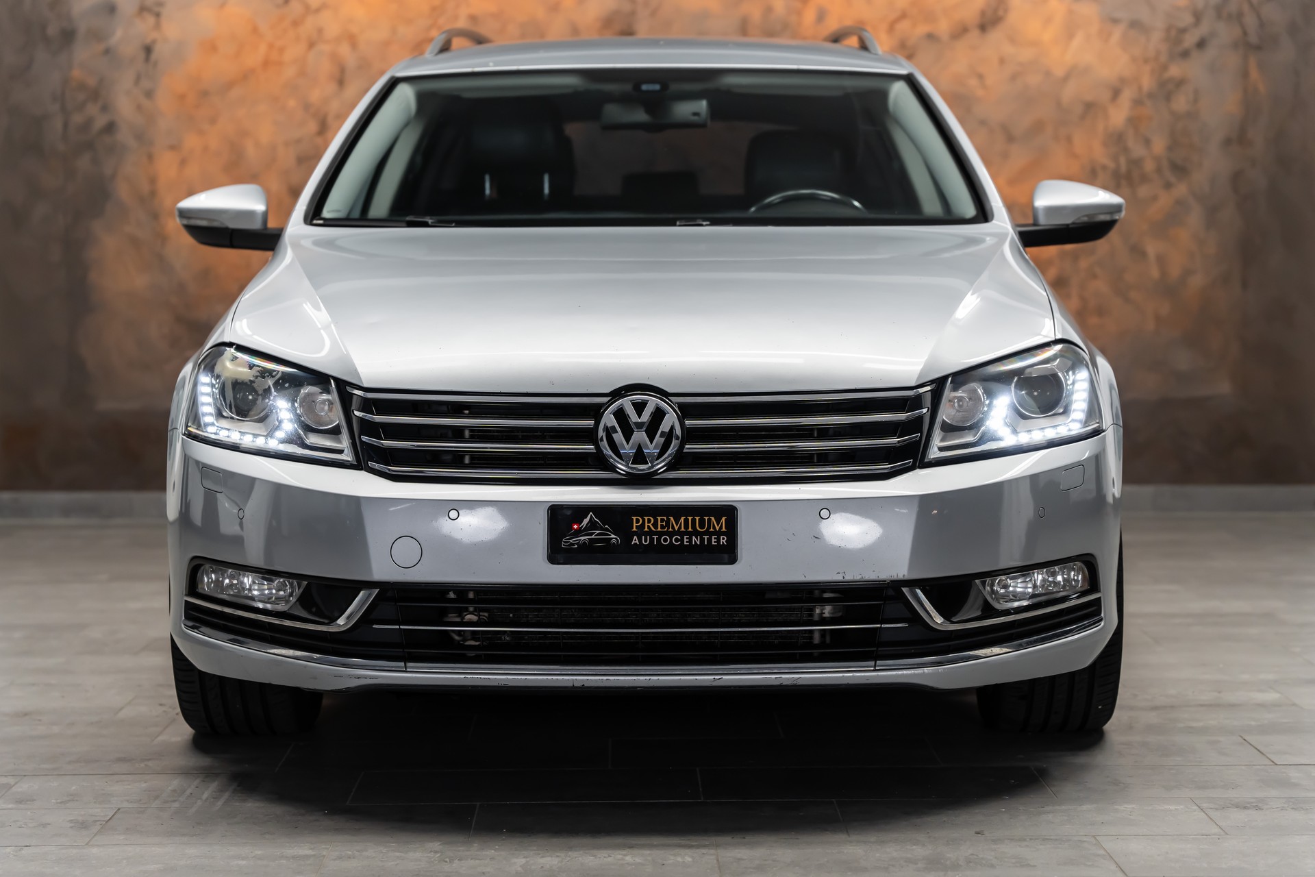 VW Passat Variant 2.0 TDI BMT Highline 4MDSG *CH-Fahrzeug*Leder/Alcantara*Rückfahrkamera*-image-5