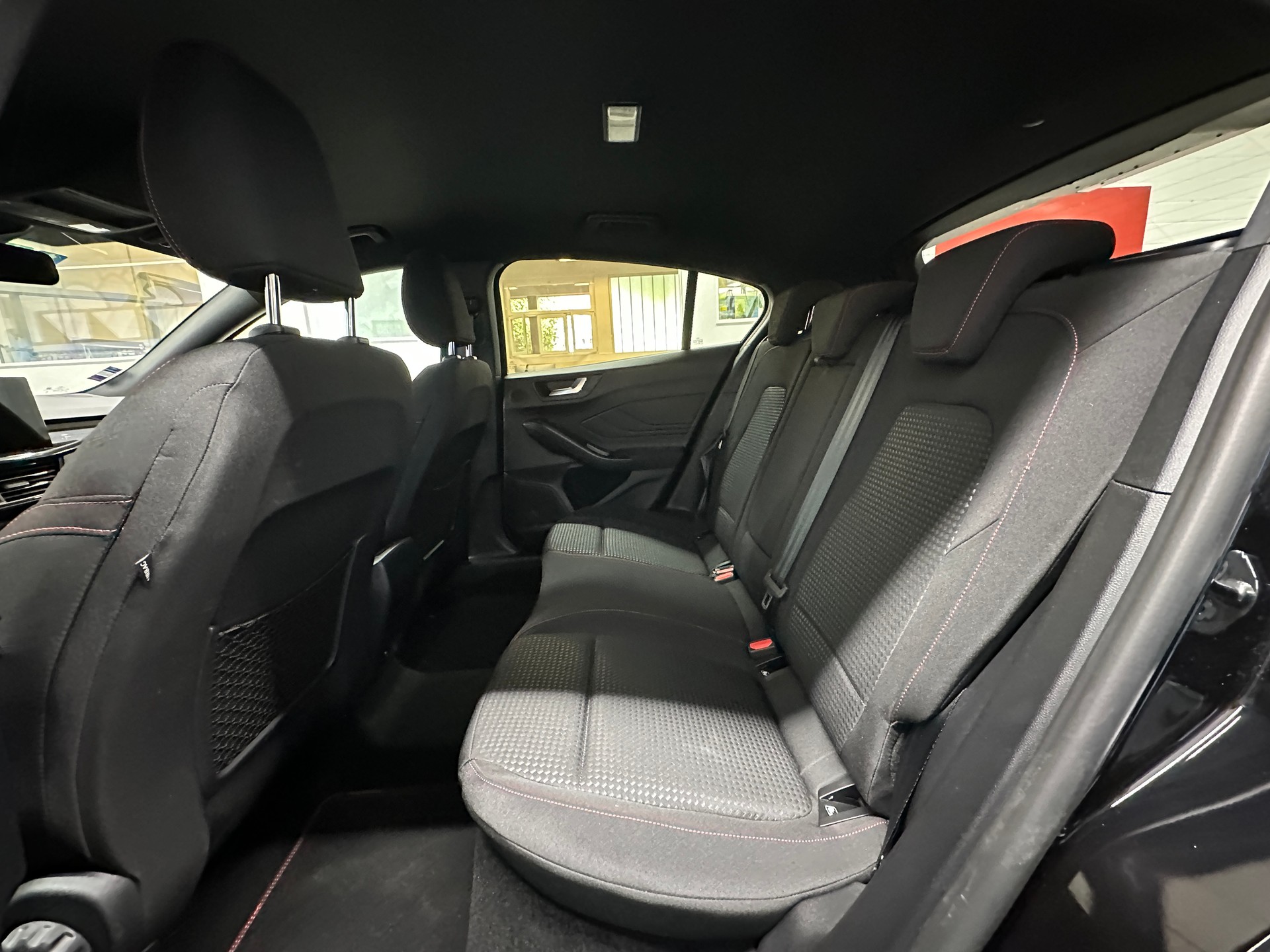FORD Focus 1.0 MHEV ST-Line X Automat-image-8